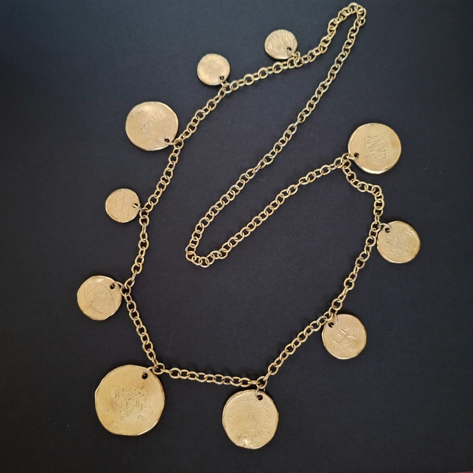 VINTAGE 1993 DKNY STATEMENT NECKLACE DONNA KARAN DESIGNER GOLD MEDALLIONS 32 IN