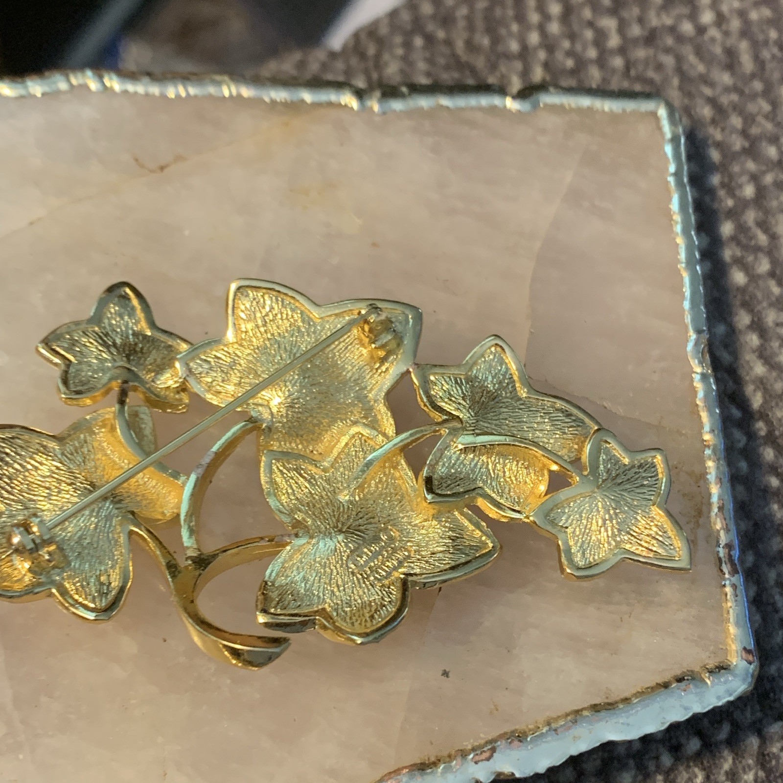 Gold Tone Metal Ivy Leaf & Flower Brooch Pin, No Stone, Flowers & Plants