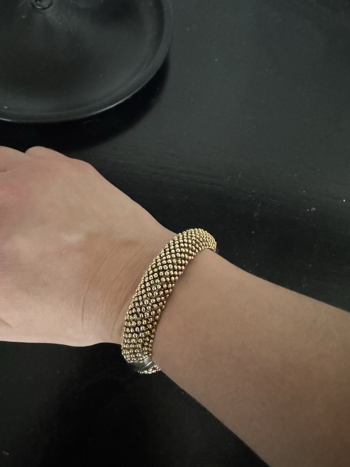 Vintage Gold Tone Textured Magnetic Clasp Round Bangle Bracelet Metal No Stone