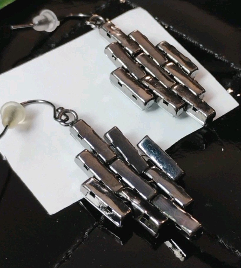 Sparkling Bar Set Crystal Clear Gems 1.75″ Silver Tone Waterfall Earrings!