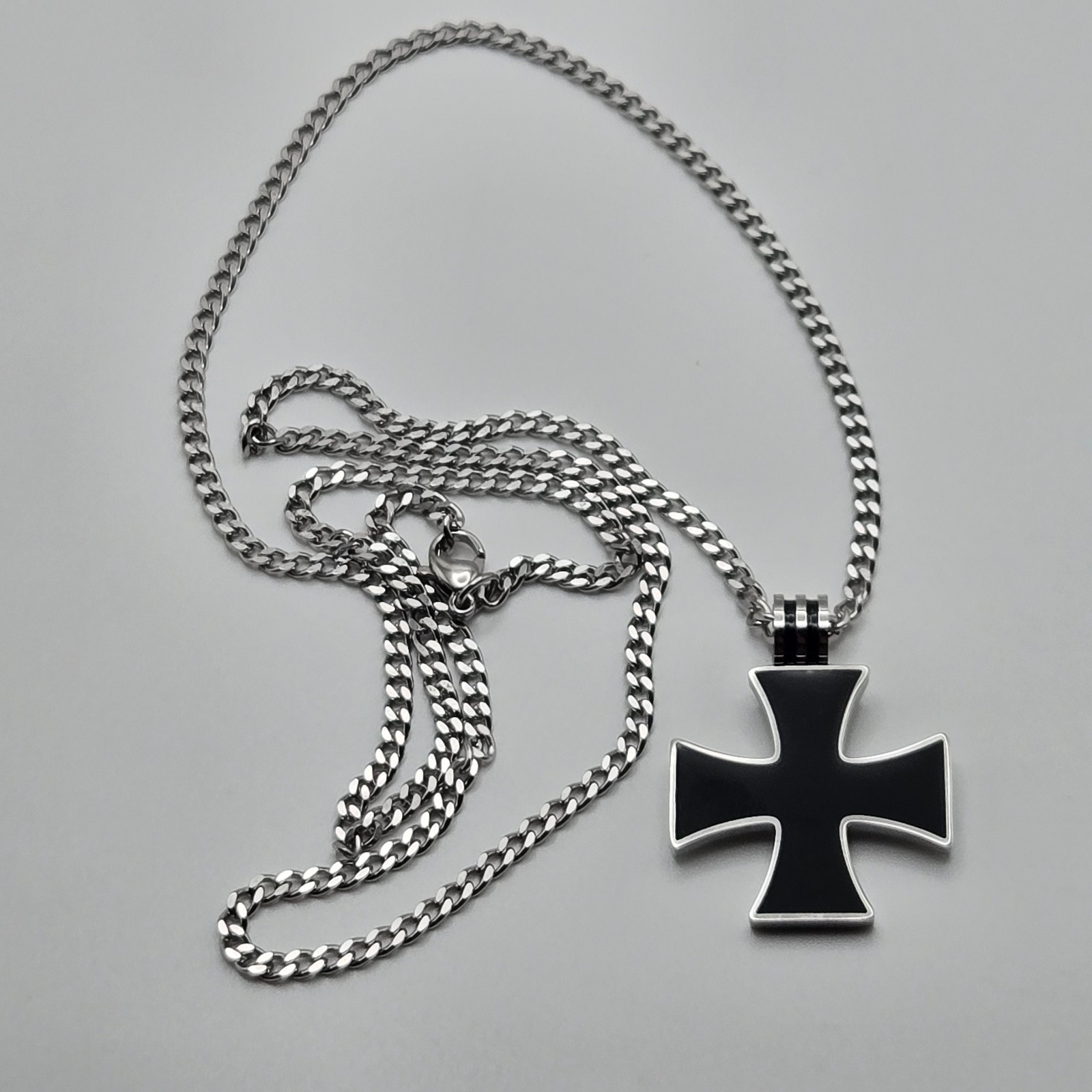 BLACK IRON CROSS PENDANT CHARM / 18″-24″ STAINLESS STEEL CURB CHAIN NECKLACE