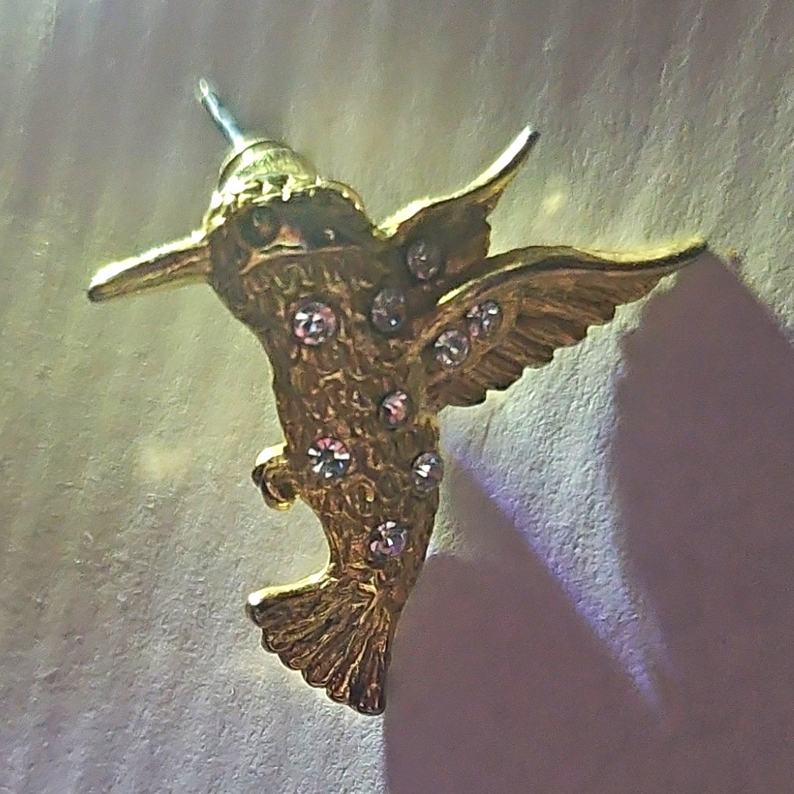 Gold Tone Hummingbird Pin Brooch Clear Round Prong-Set Rhinestones