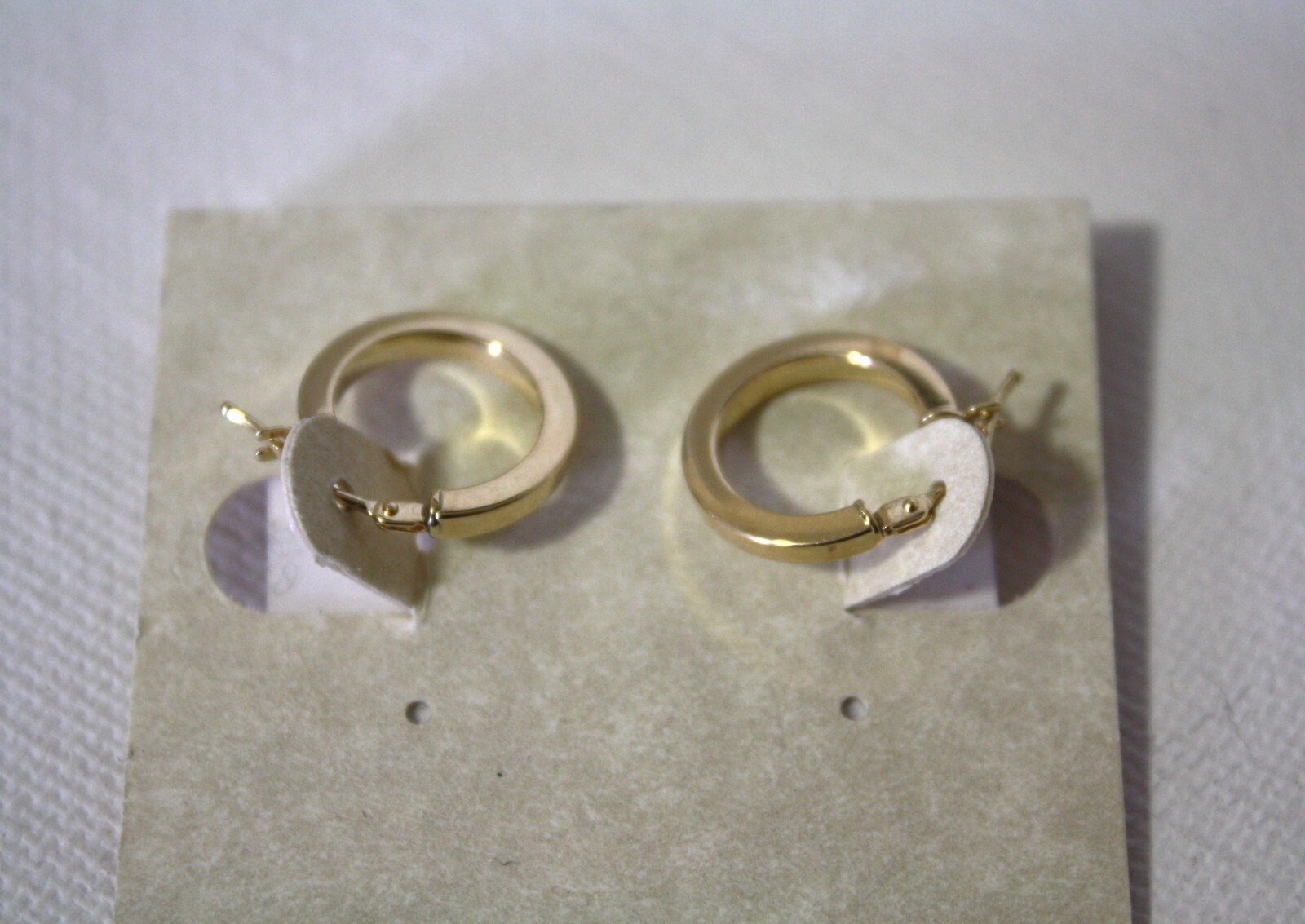 14K Solid Gold small Hoop earrings NWT