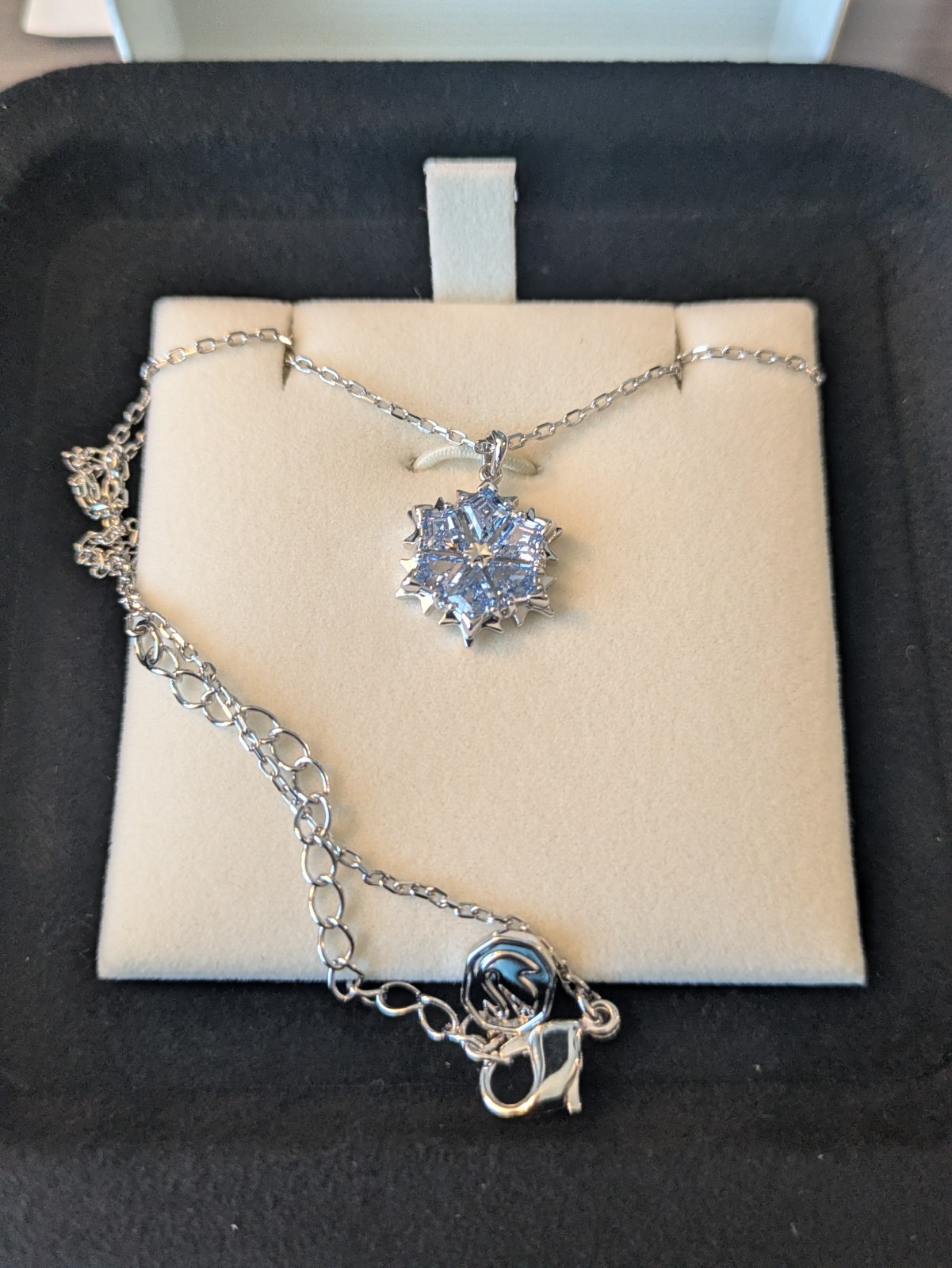 Swarovski Snowflake Pendant Necklace – Blue Zirconia – Rhodium Plated – NEW