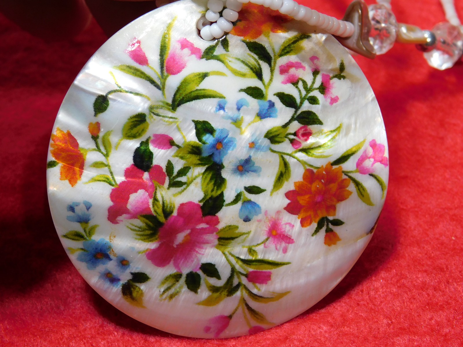 2.5″ Mother of Pearl Painted Pendant Necklace in Very Good Condition