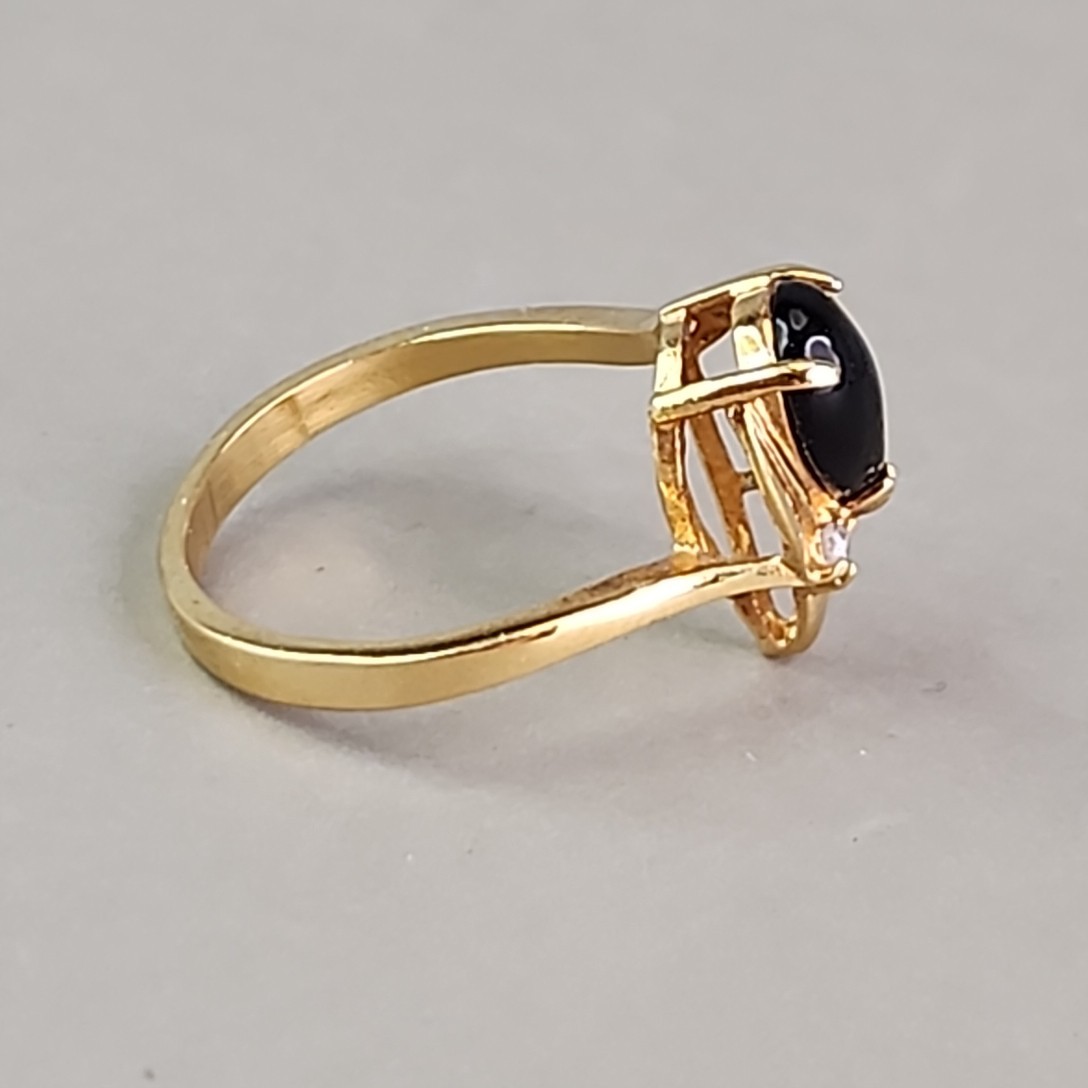 Onyx Ring Gold Tone Teardrop 7.5