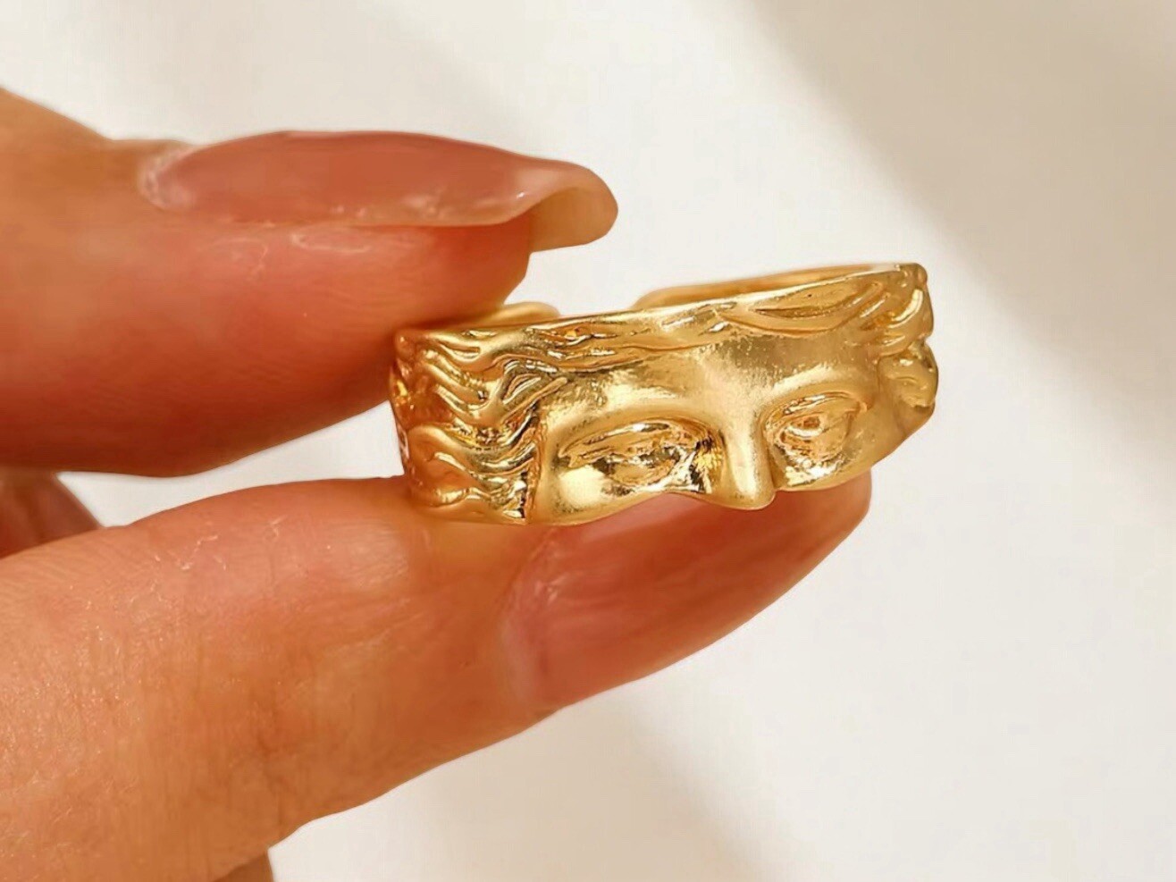 Golden Aphrodite Ring, Venus Ring, Goddess Venus Gold Ring, Venus de Milo Ring