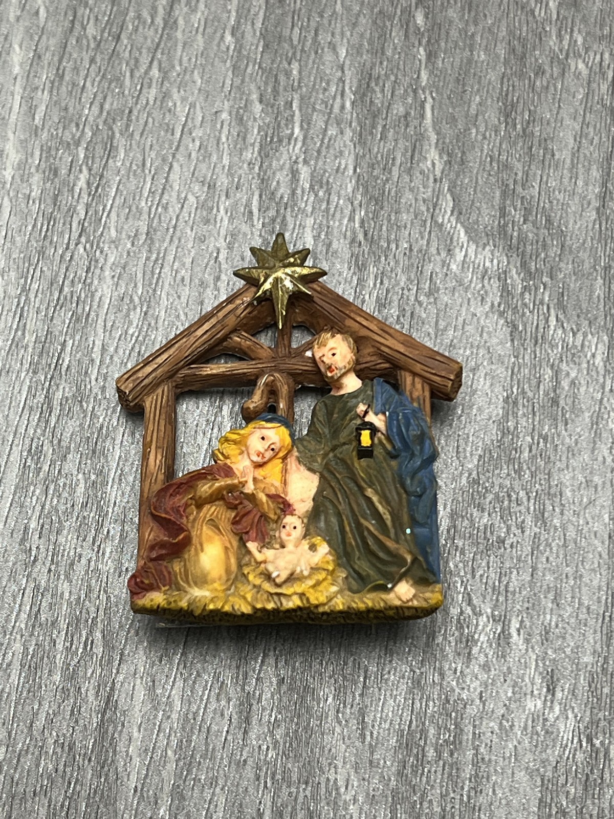 Vintage 2001 Roman Inc Nativity Holy Family Pin Brooch Christmas Religious Gold