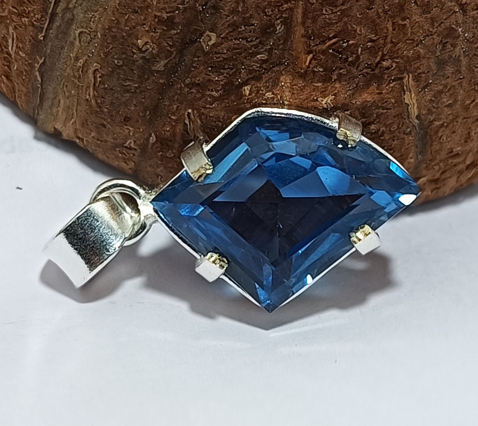 Natural Certified 31.60 ct Santa Maria Blue Aquamarine Pendant -925 Solid Silver