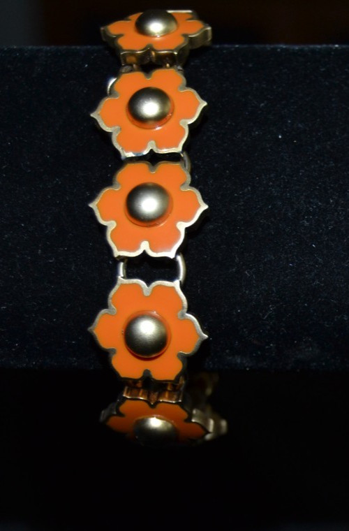 Spartina 449 Gold Tone Orange/Coral Bracelet Women’s 7-8 Inch Flower Shape
