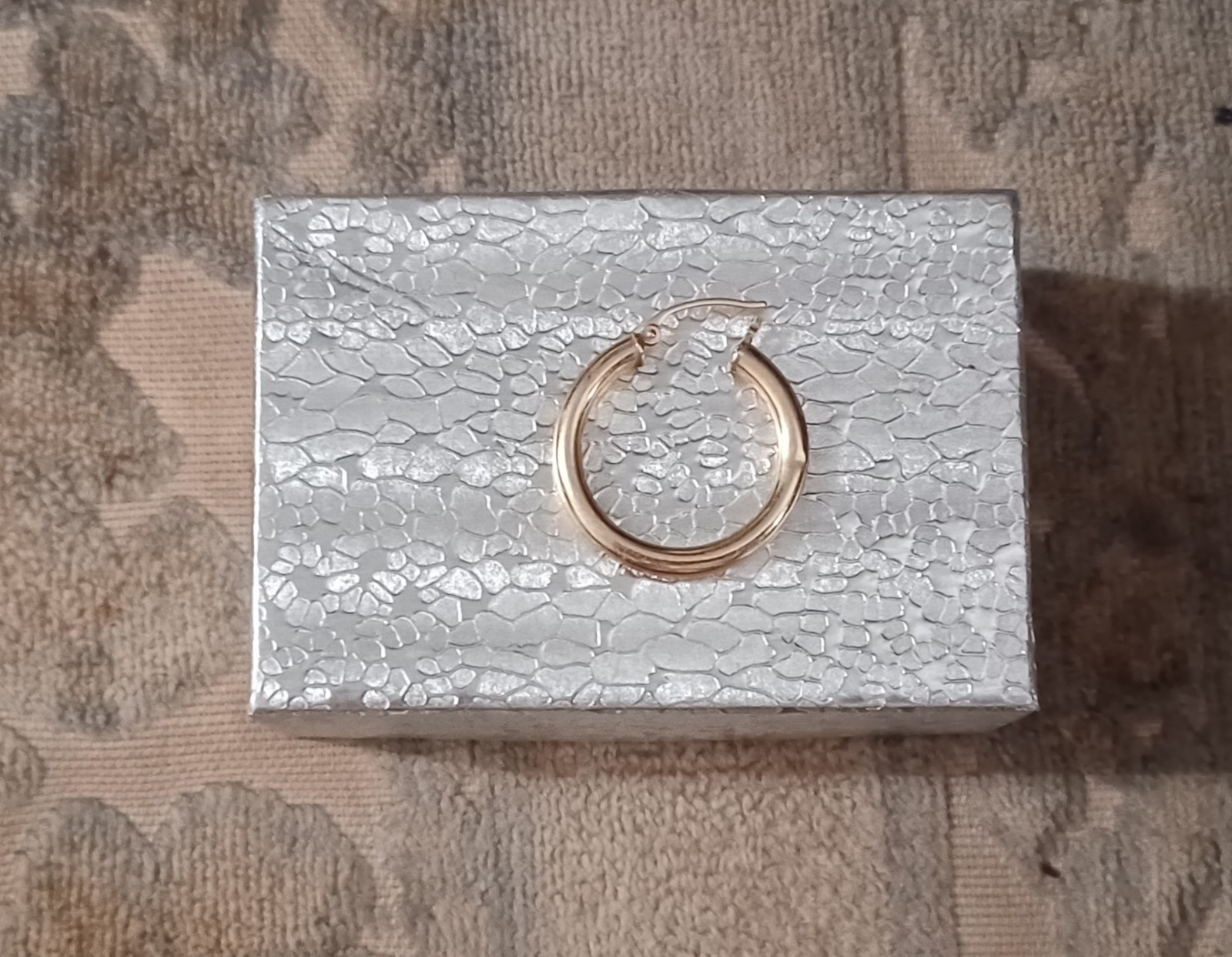 ONE (1) SINGLE INDIVIDUAL 14k SOLID GOLD 1″ HOOP EARRING…..SEE DESCRIPTION
