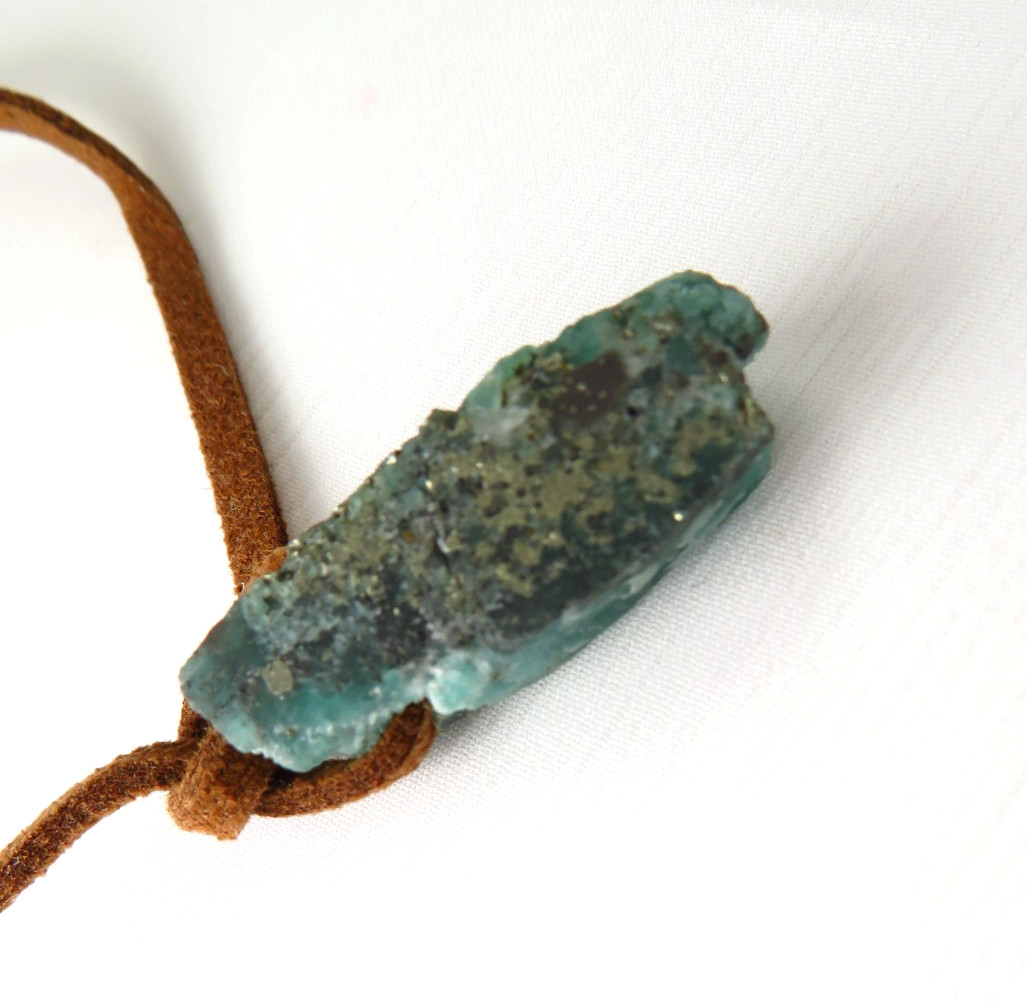 Colombian Emerald Raw Rock with crystals 20.00 Cts Cow Leather Muzo Mines