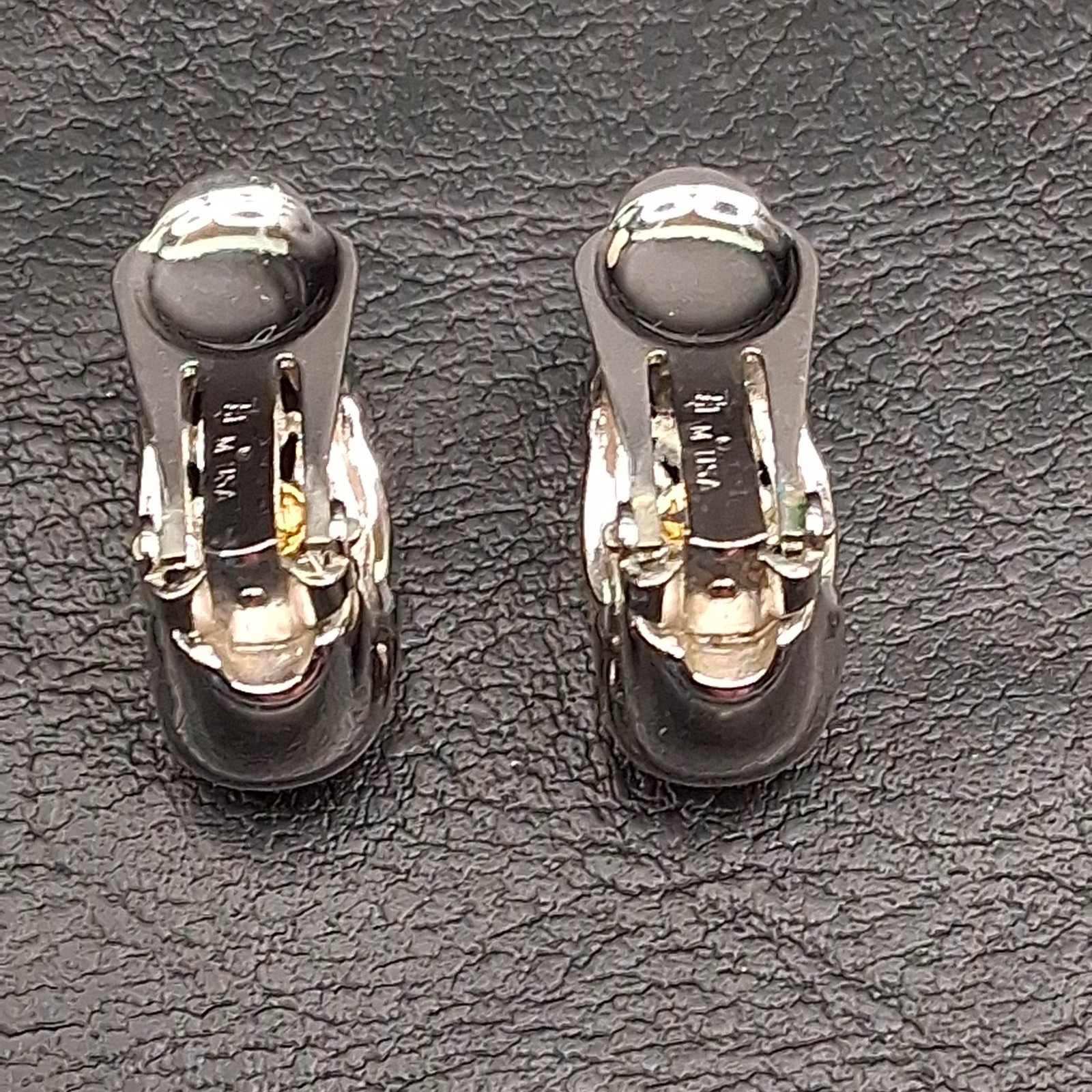 Fragrant Jewels JF USA Gold/ Silver Clip Earrings Whit Black Glass Stone. 18.043