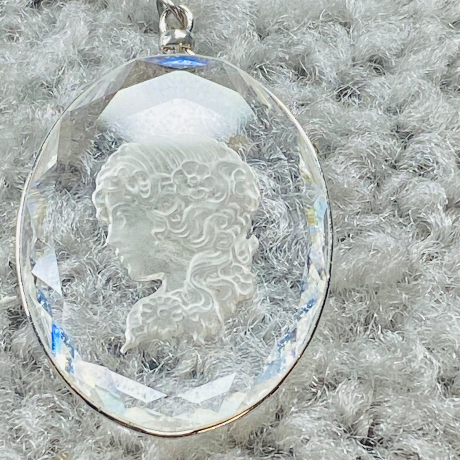 Cyrstal Cameo Girl Lady Women Pendant for Necklace Clear Glass Etched In Design