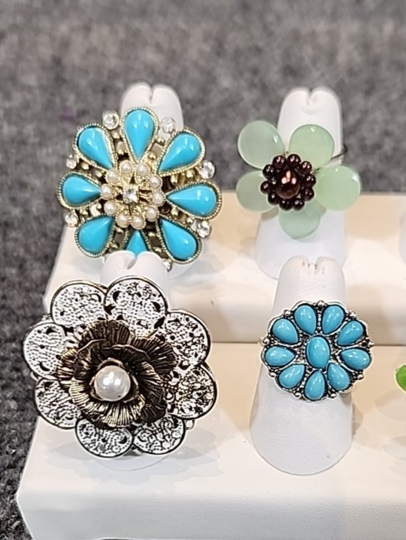 Jewelry 12 Flowered Rings Adjusts Sized Stretch See Description Lot #254