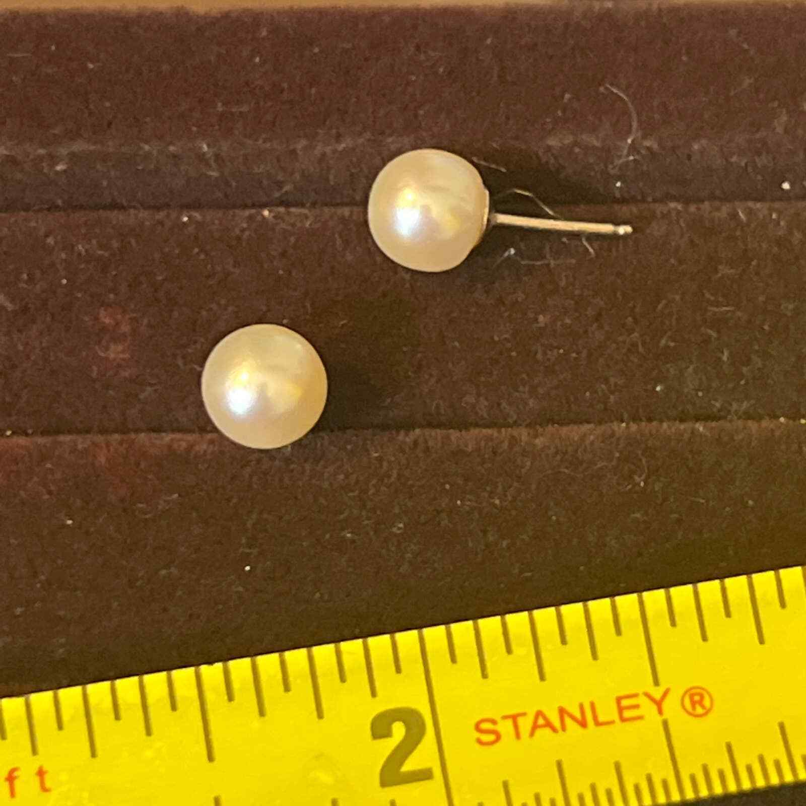 Pearl earrings 1 1/8 cm post silver no stamp Pearl earrings