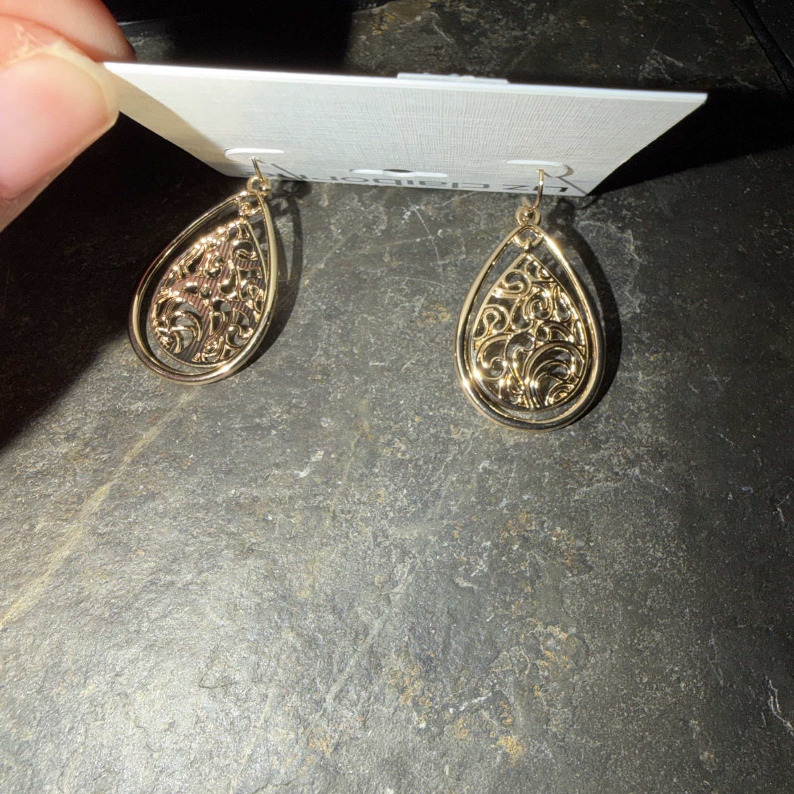 Liz Claiborne Gold Tone Teardrop Filigree Drop Dangle Earrings Pierced NWT