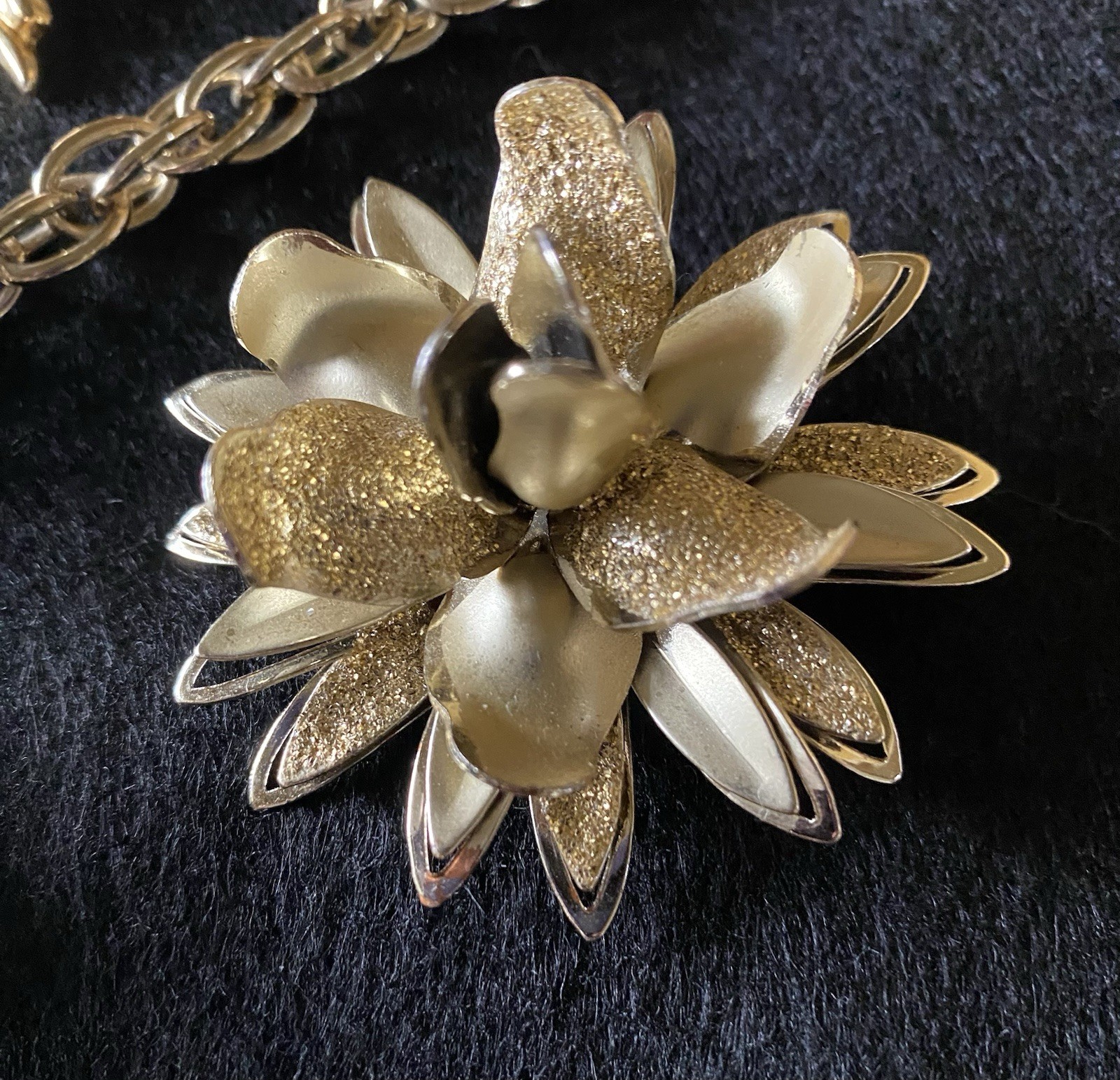 7 PIECE Goldtone JEWELRY Lot – CRYSTAL Necklace – VARIOUS Pins BUNNY & More