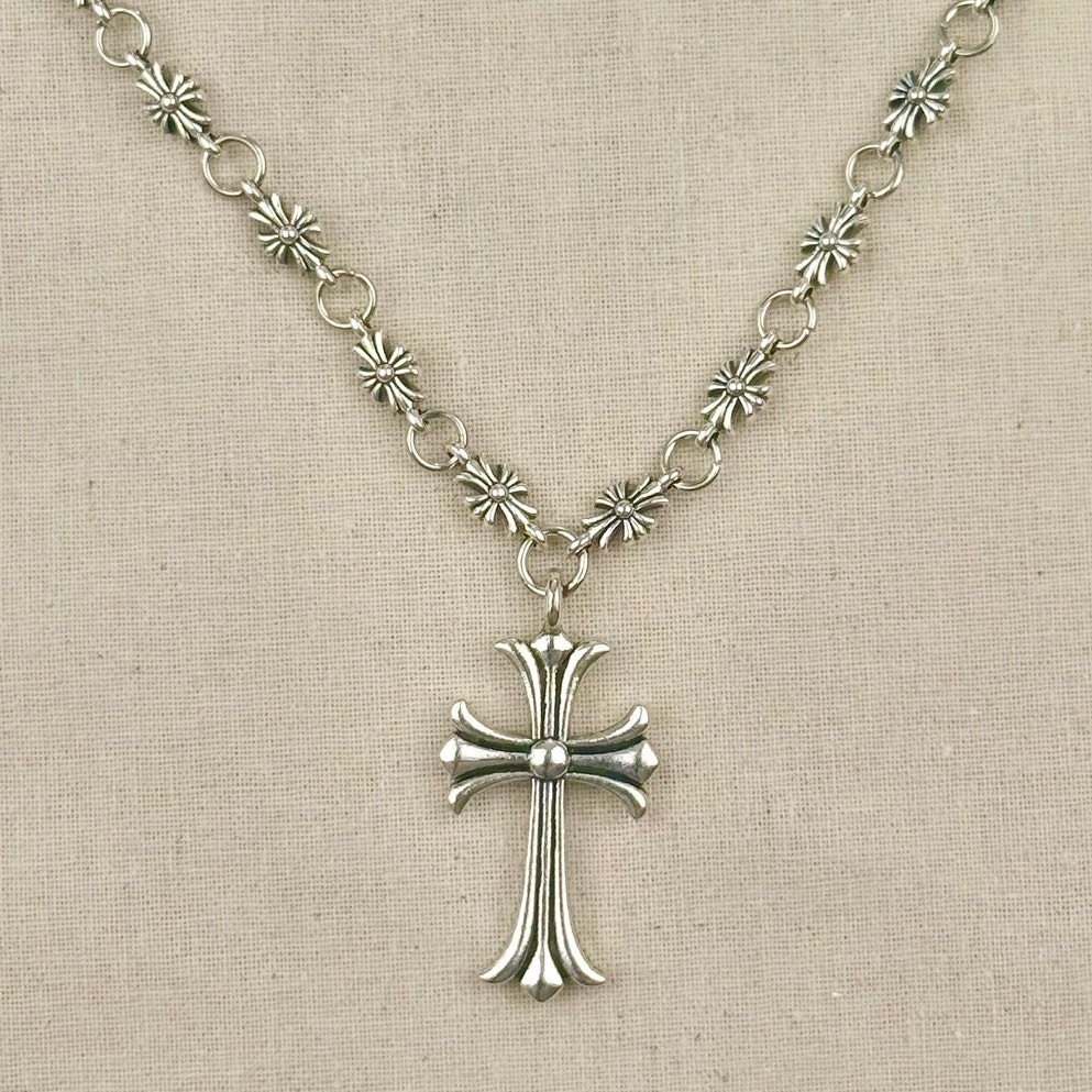 Y2K Silver Gothic Cross Necklace Unisex 22″ Simple Chain Great Quality