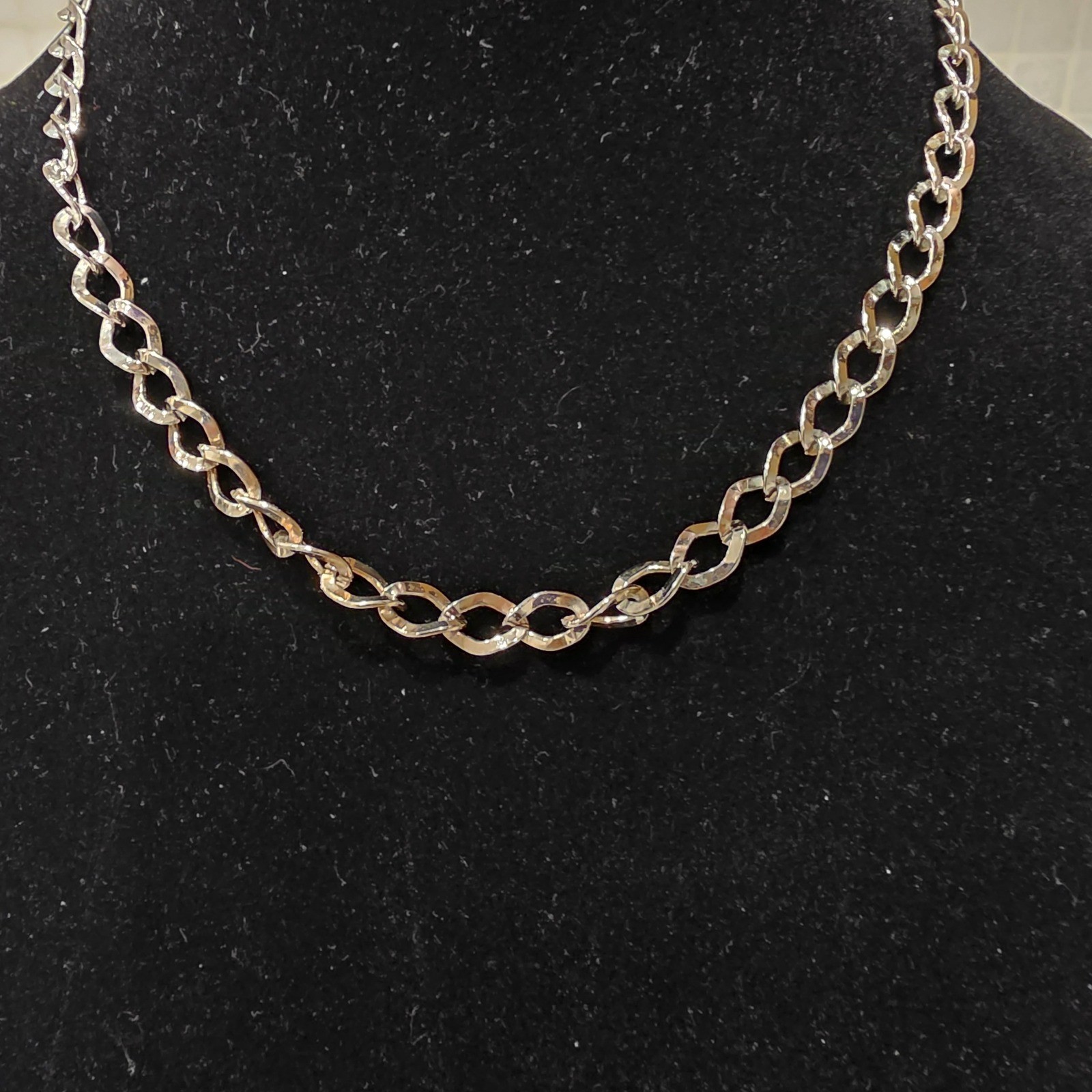 18″ Men Women Silver Tone Link Chain Necklace Classic Elegant Everyday Wear 18g.