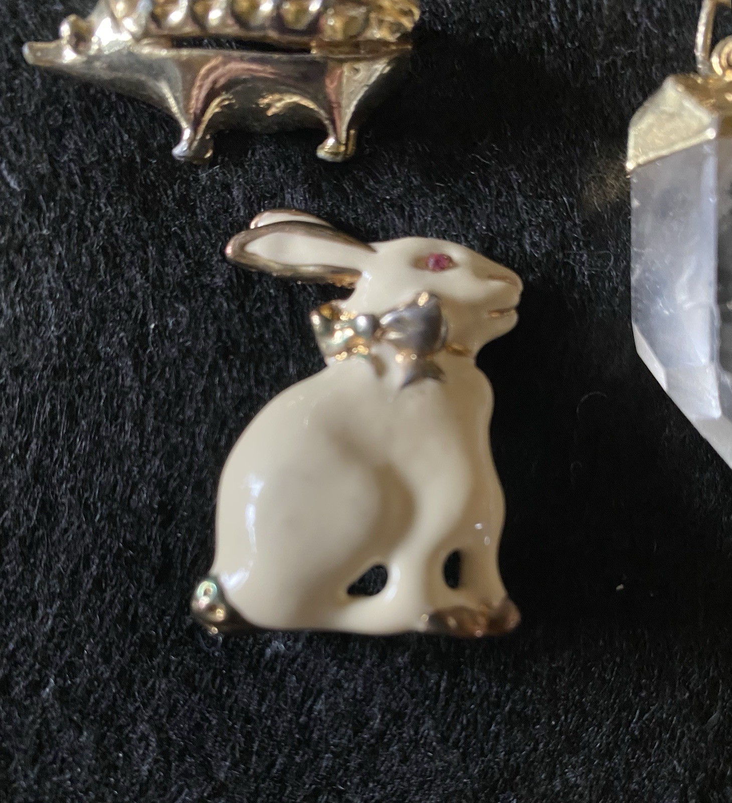 7 PIECE Goldtone JEWELRY Lot – CRYSTAL Necklace – VARIOUS Pins BUNNY & More