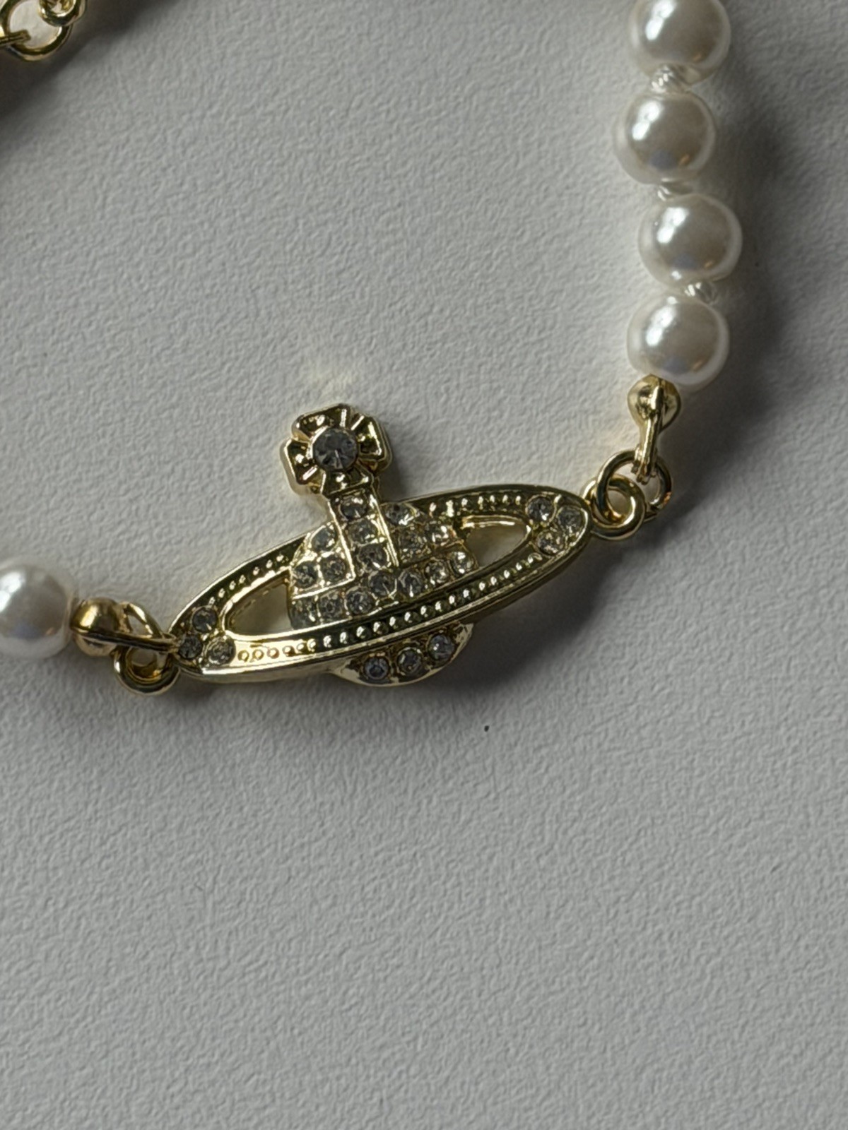 VW Mini Bas Relief Pearl Bracelet – Gold