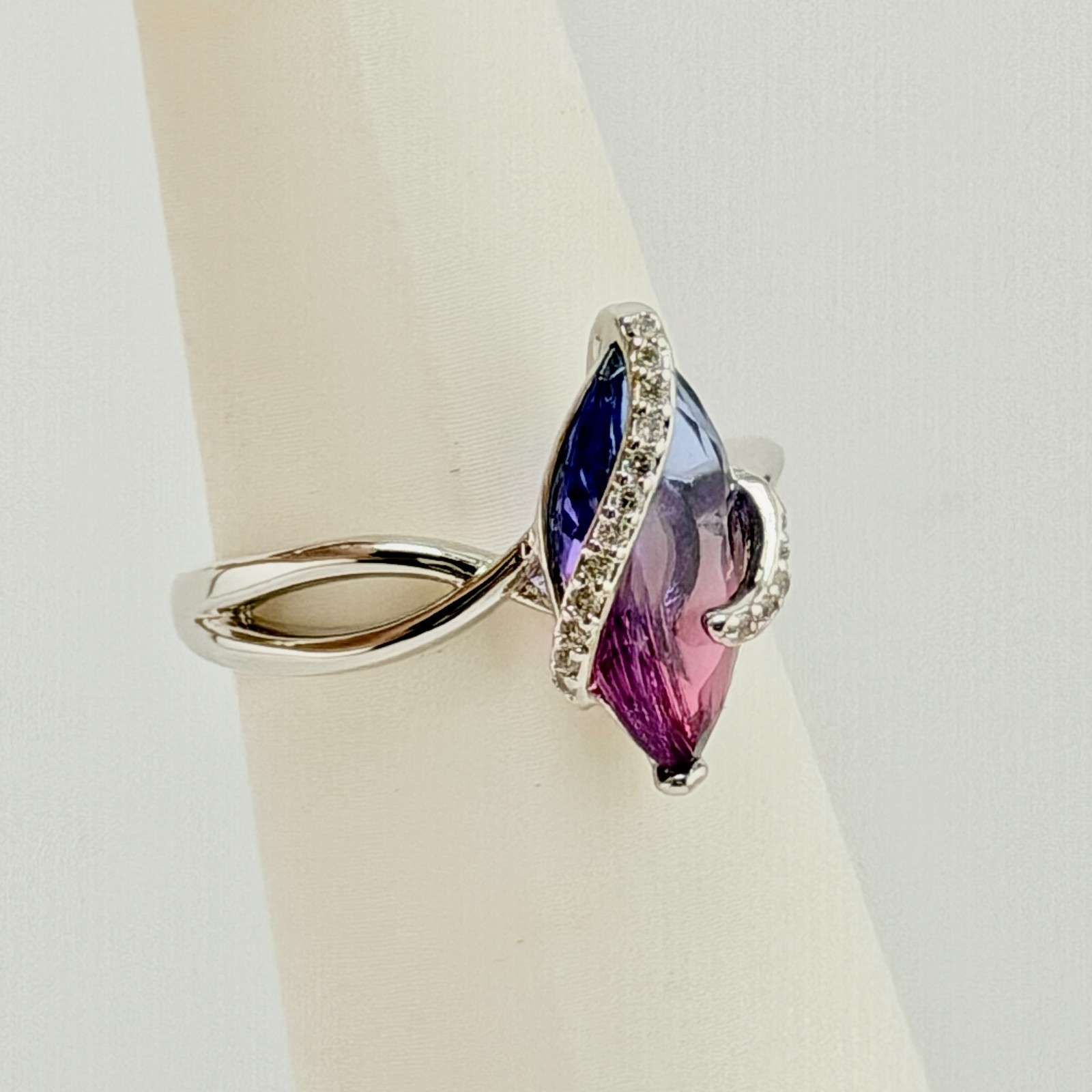 Bomb Party Retro Size 10 Blue Purple Bi Color Alexandrite on Rhodium