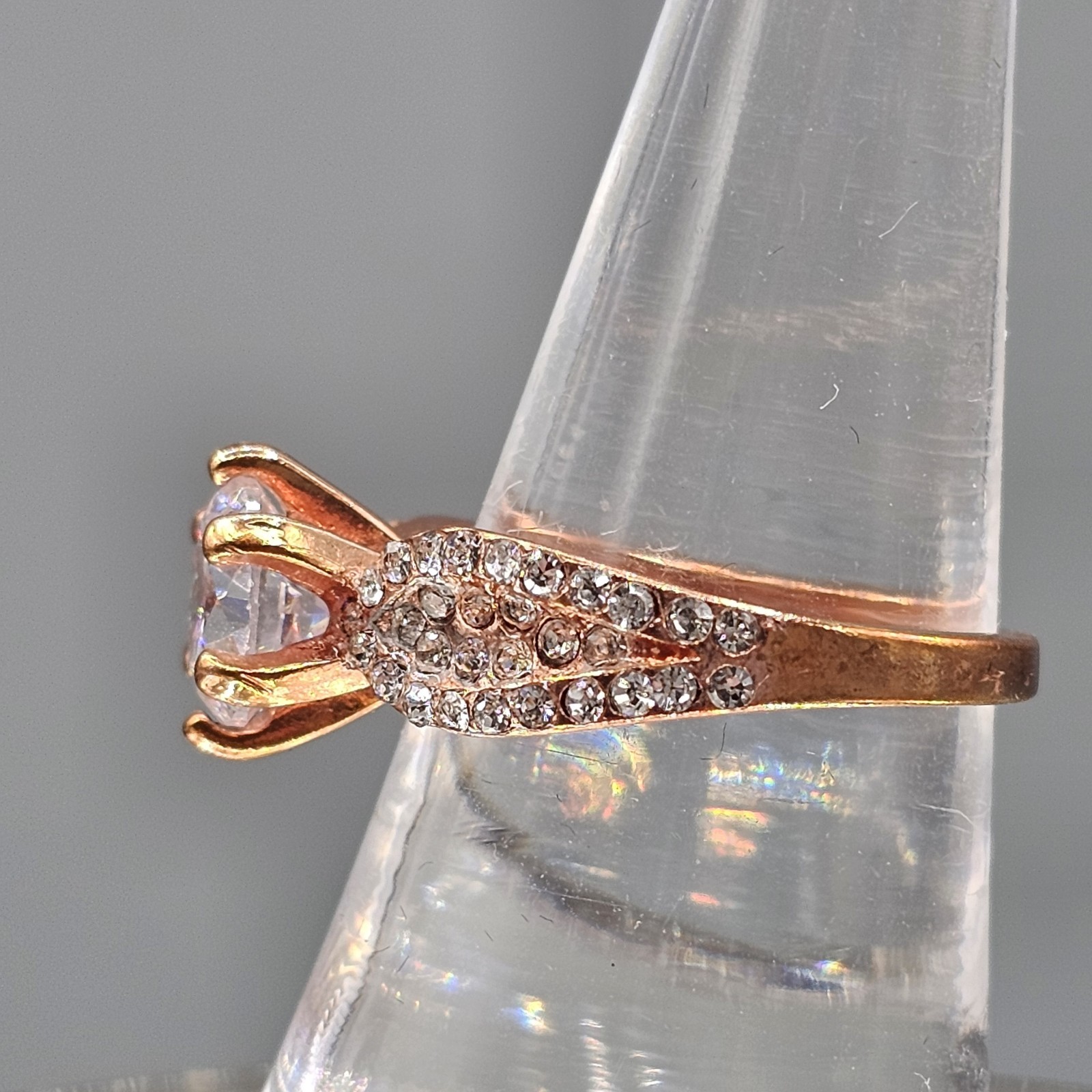 Copper Tone CZ Ring Round Center Stone Scalloped Band Size 7.5 Cubic Zirconia