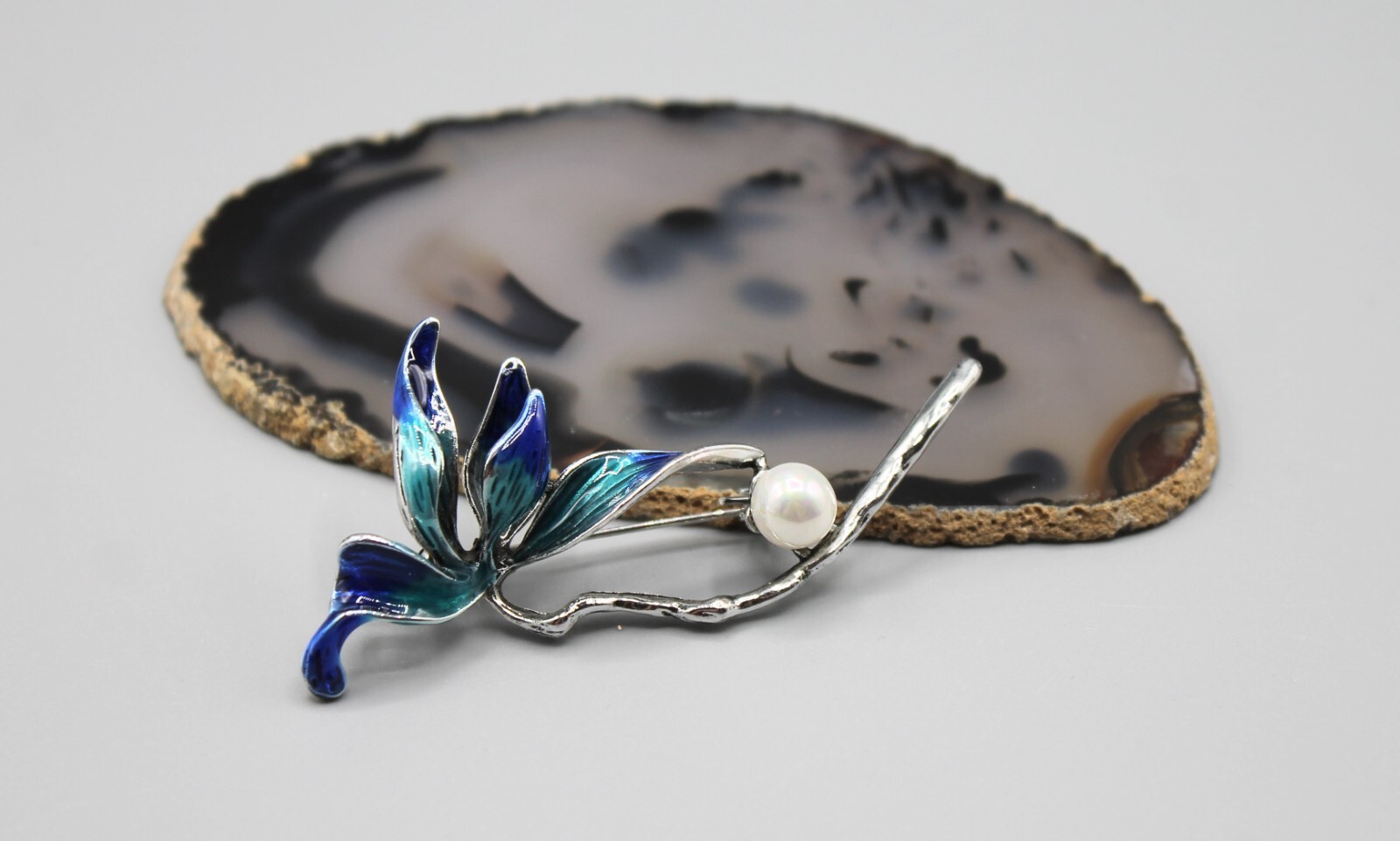 Lotus flower pin brooch jewelry fashion pearl blue silver tone elegant