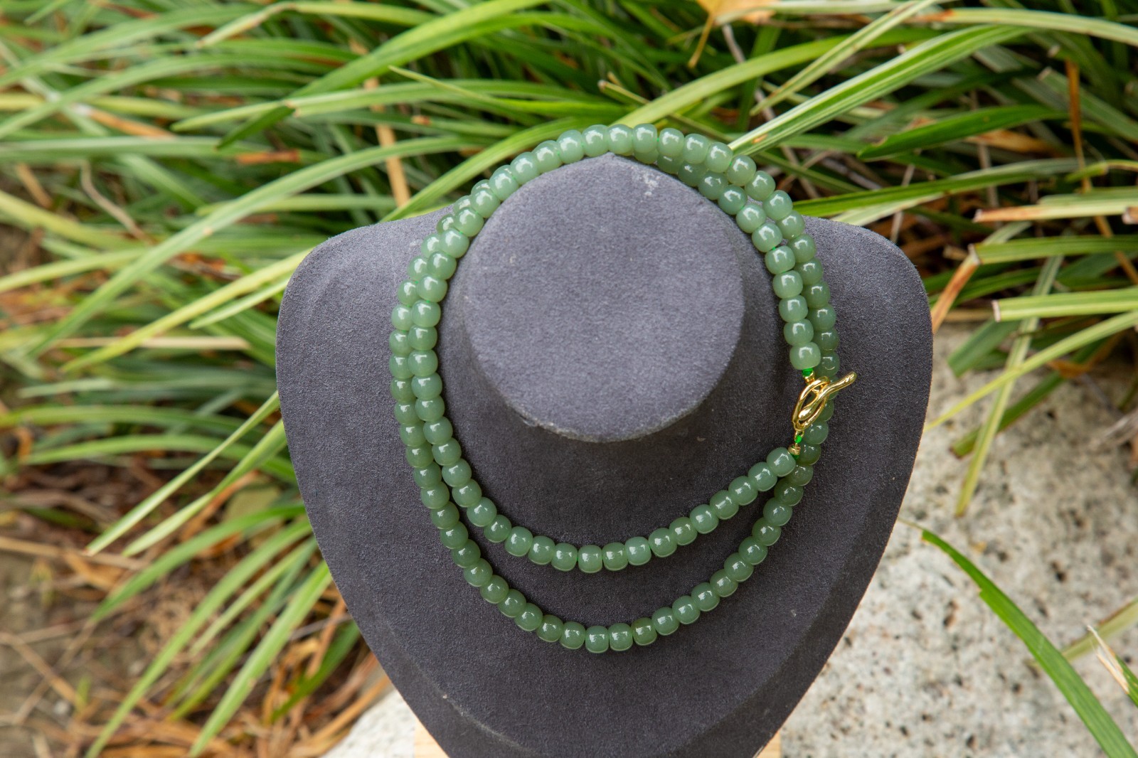6.5mm+ Oily High Grade Qiemo Blue Hetian Nephrite Beaded Necklace| 油润且莫蓝和田玉老型