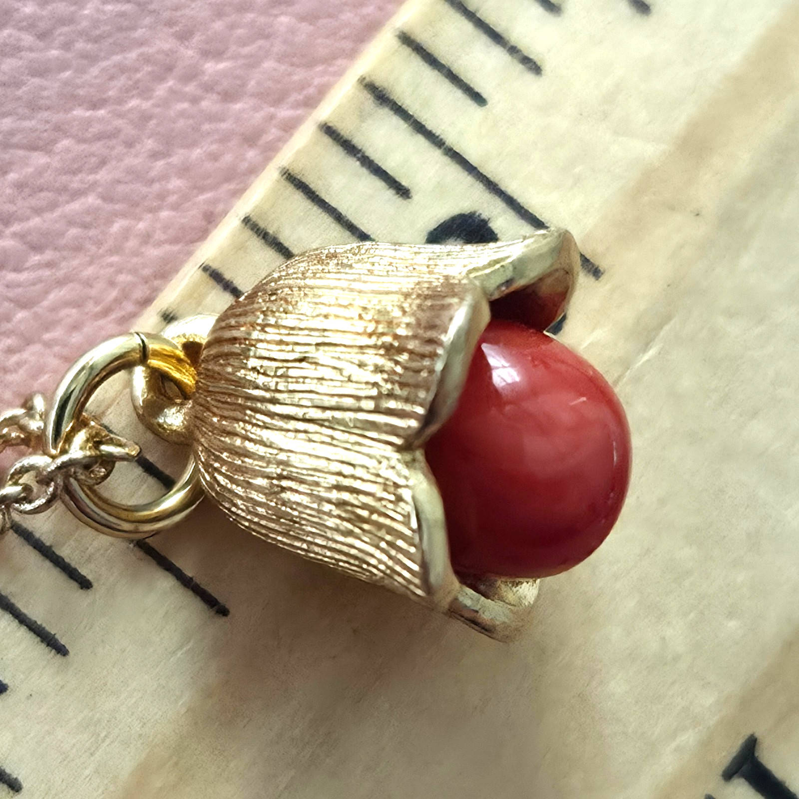 Natural Red Bead Pendant Necklace Gold Color Tulip Scallop Petals Marked
