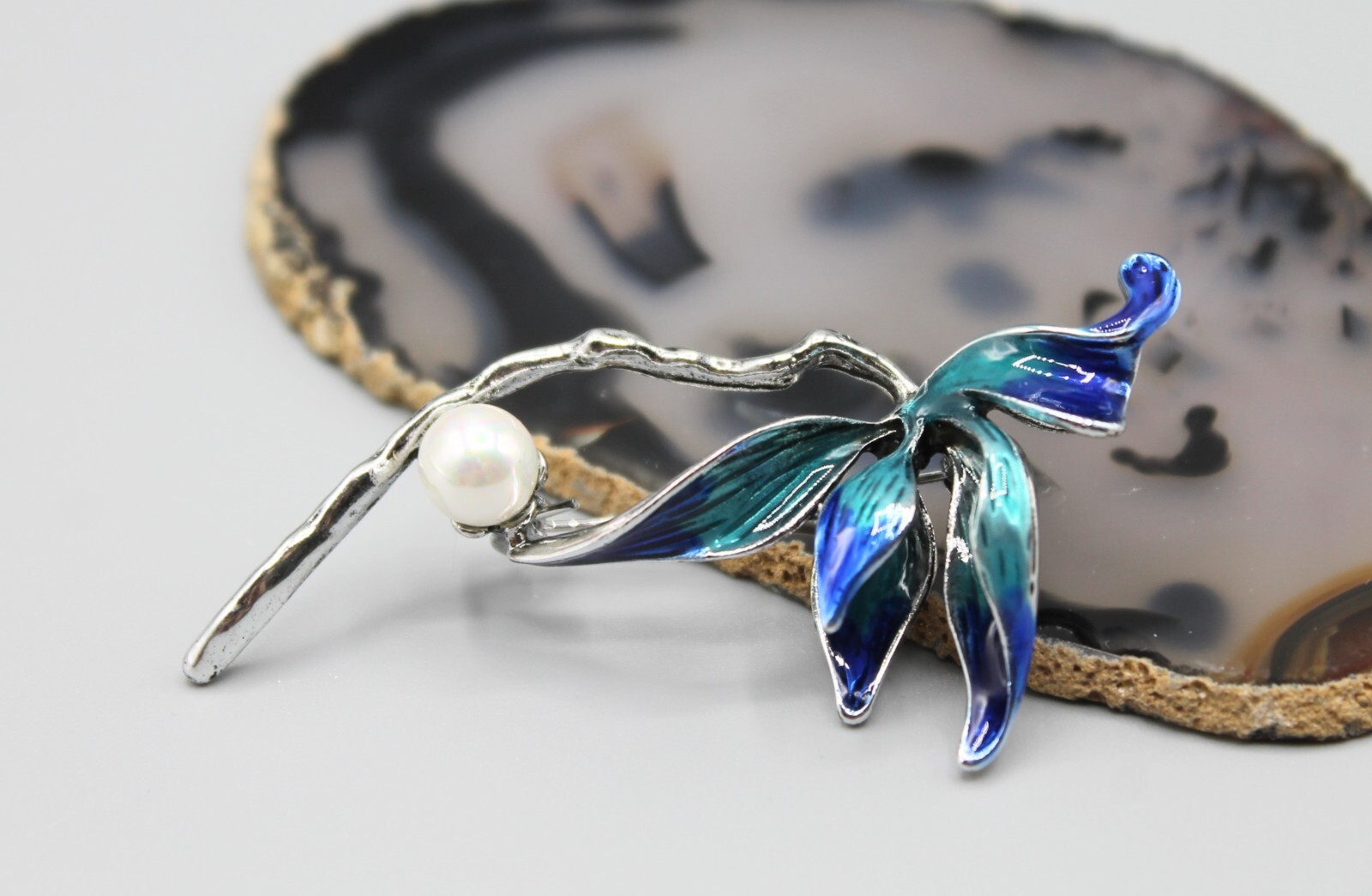 Lotus flower pin brooch jewelry fashion pearl blue silver tone elegant
