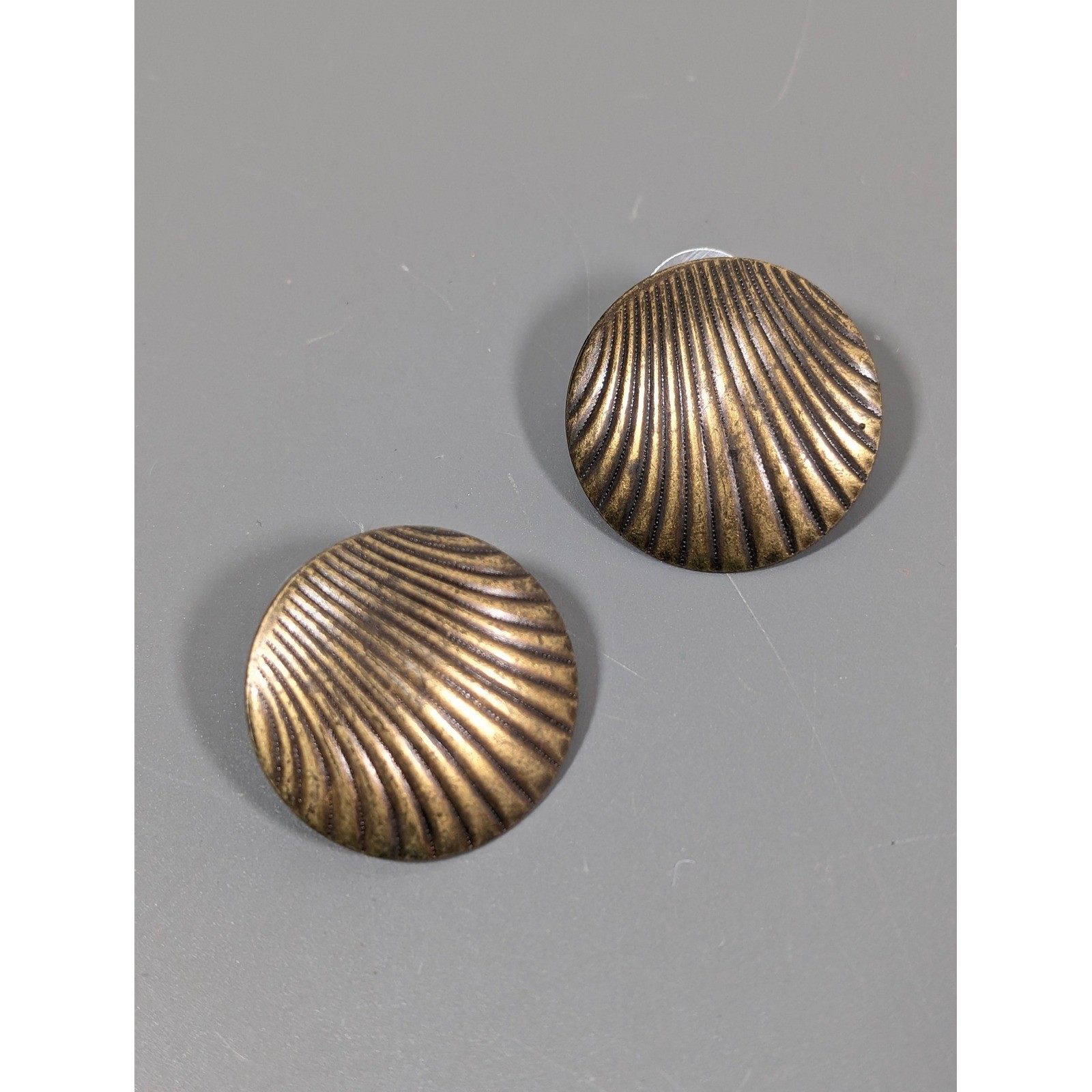 Bronze Tone Scallop Shell Earrings Ribbed Sunburst Art Deco Style Pierced