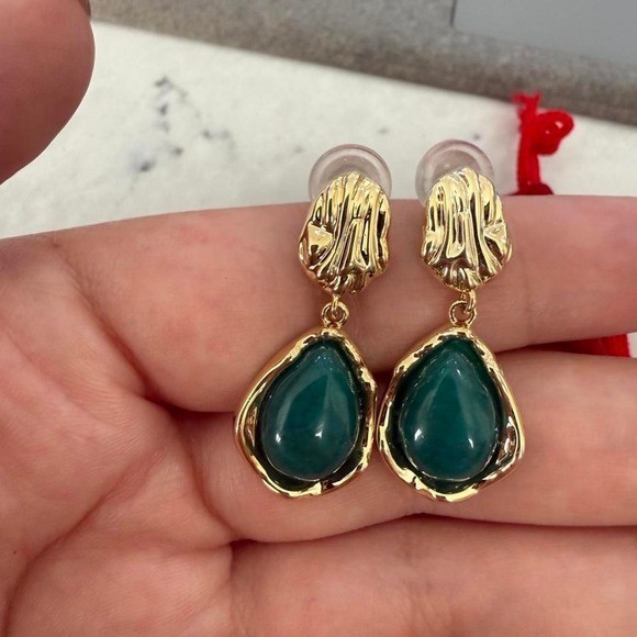 Gold Tone Emerald Green Teardrop Dangle Statement Earrings