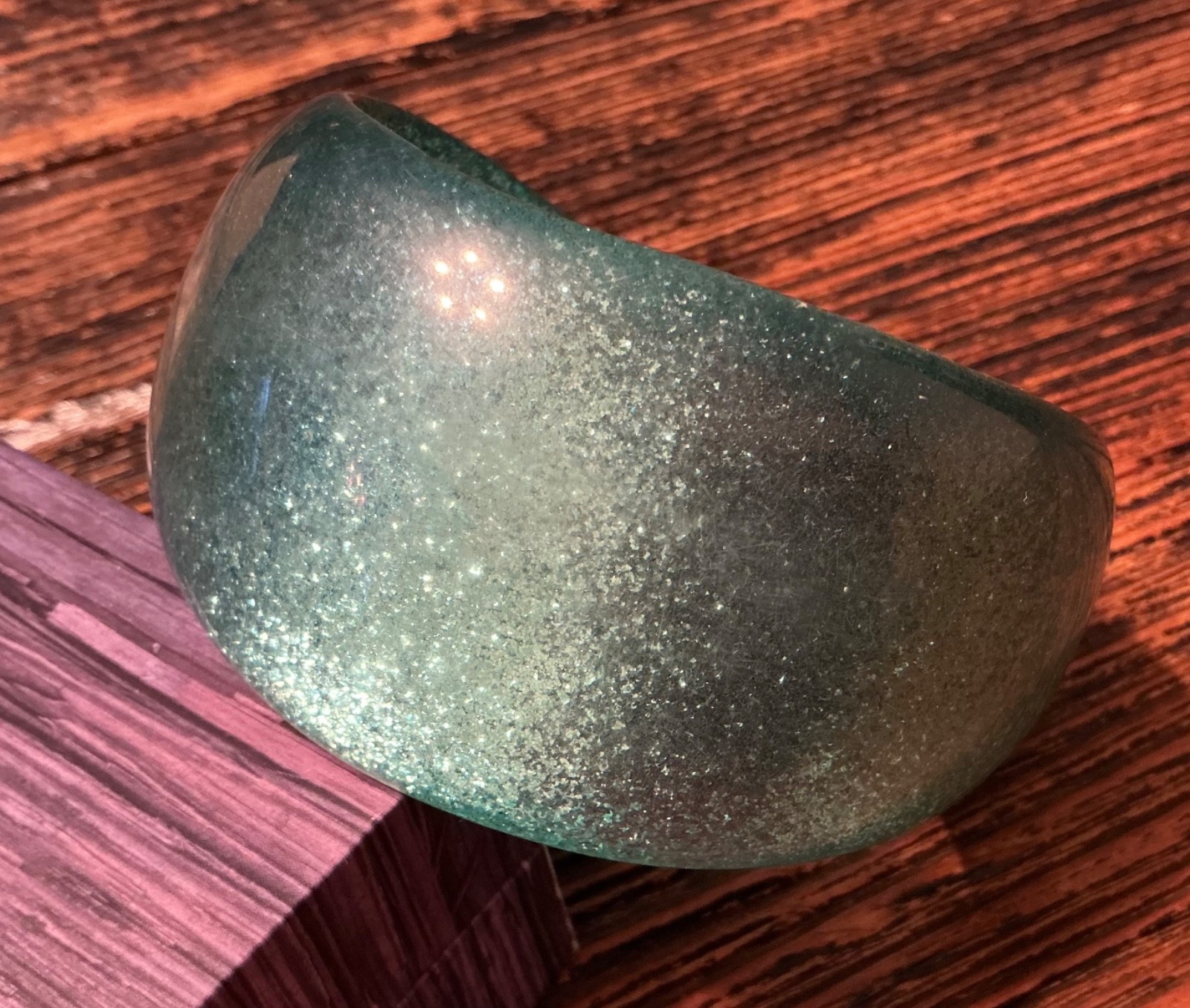 Vt Green-Blue Sparkling Lucite Wide Wave Bracelet, Diameter 2,6 Inches, 84,4gr