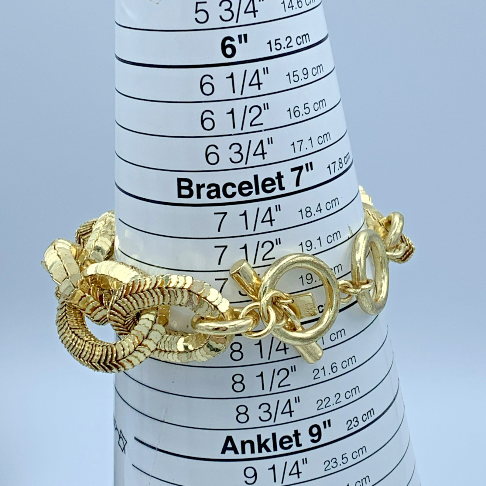 Banana Republic 7-8 inch Gold Tone Chunky Chain Toggle Bracelet B6-52