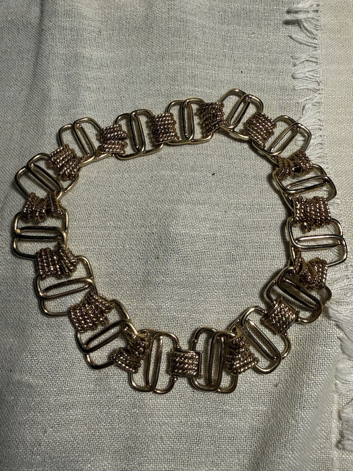 #6 Gold Tone Oval Link Collar Chain Necklace Box Clasp Signed KJL 18” No Stone