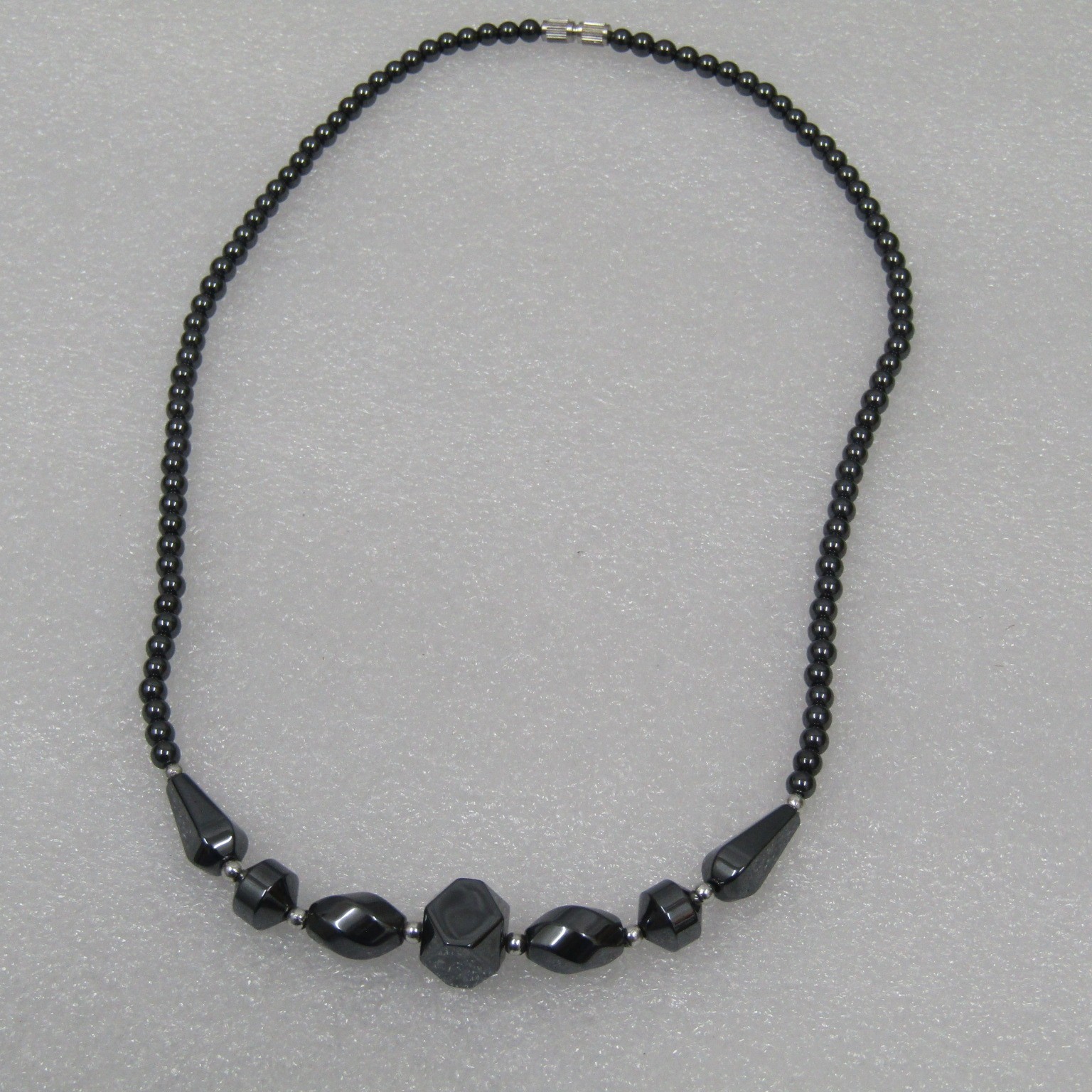 Women’s Jewelry Black Necklace Hematite Beads None Magnetic
