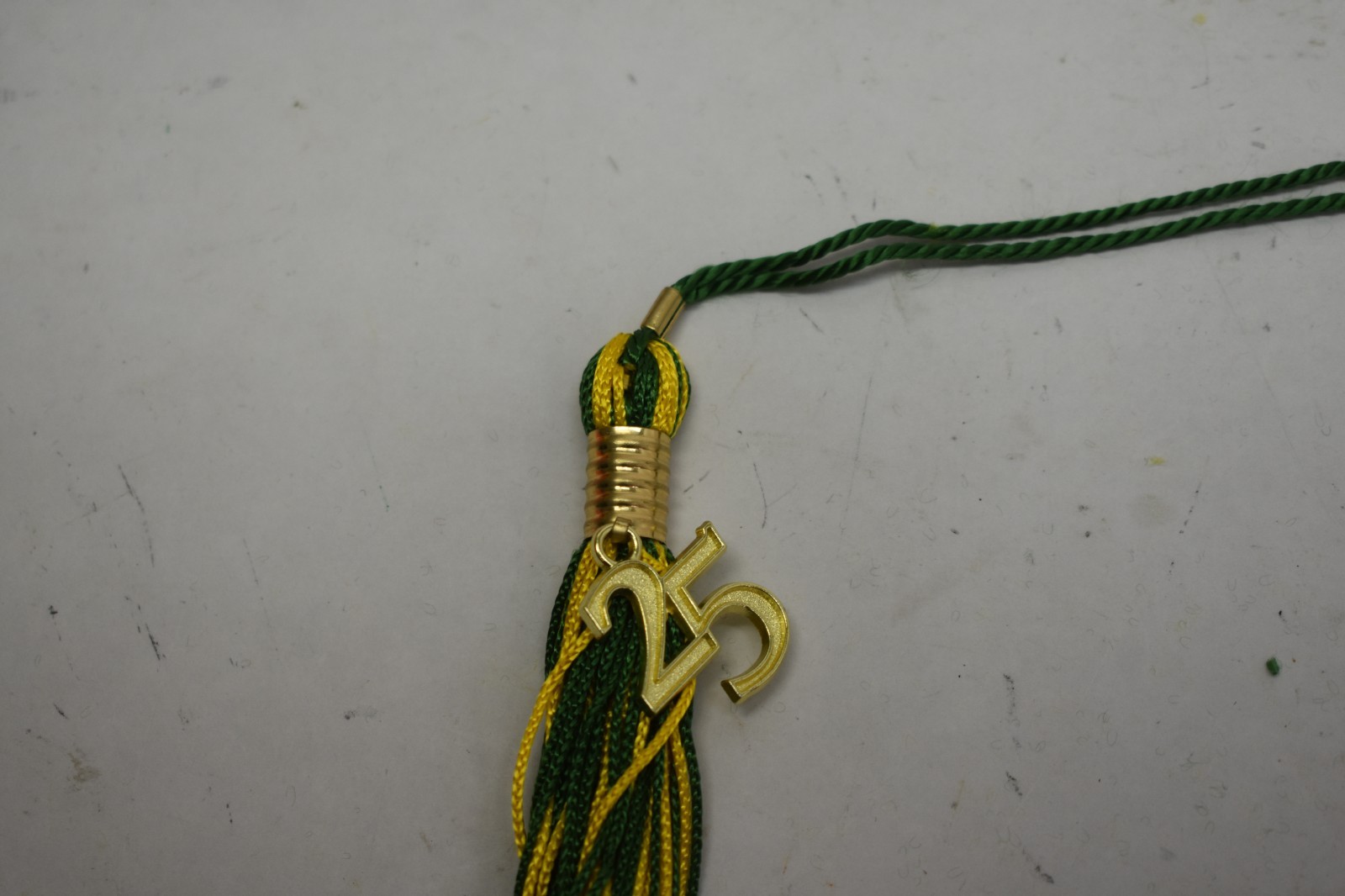 20pc Green & Yellow Class 2025 Tassels Silver Bling Charm Graduation 9″ Jostens