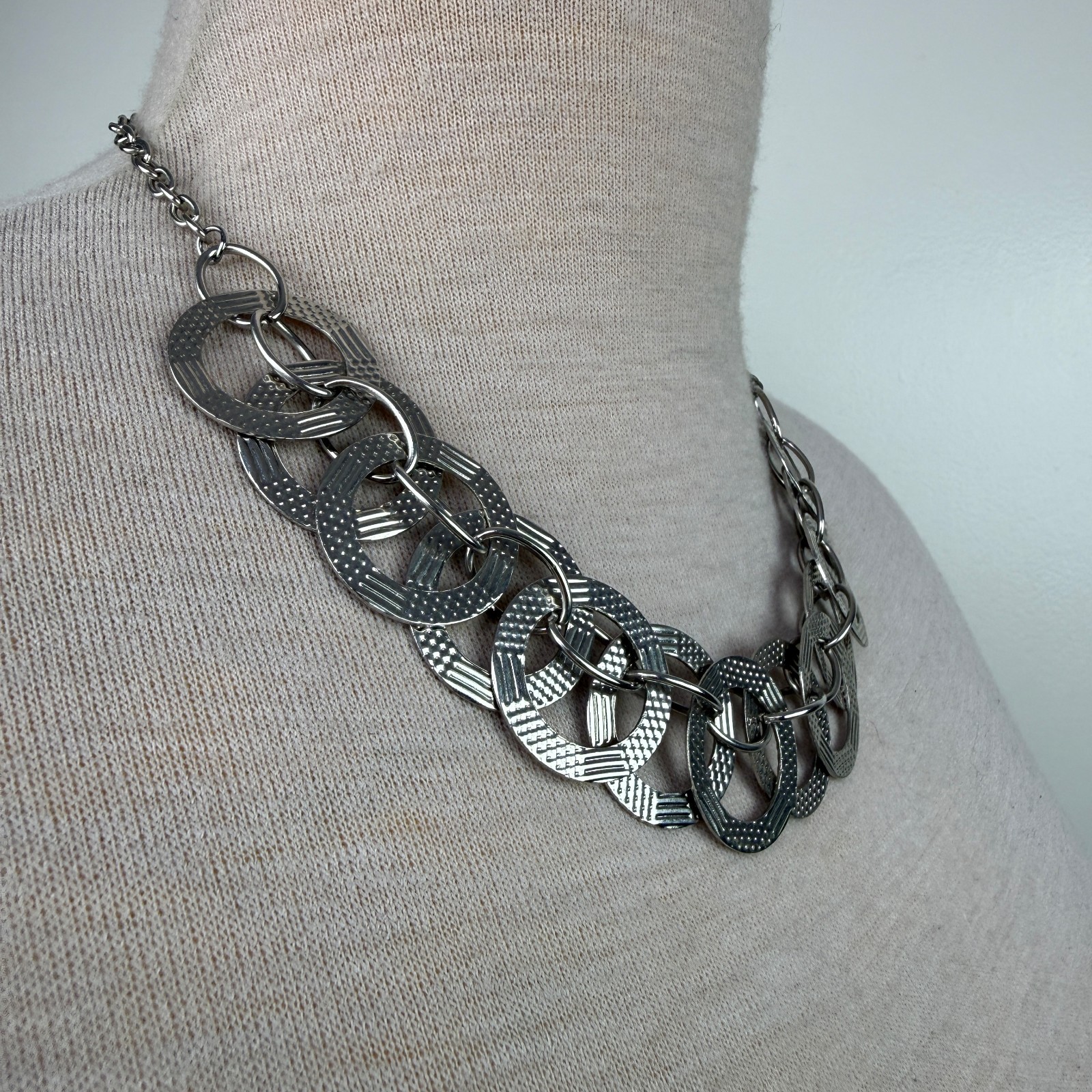 Circle Silver Tone Lightweight Link Chain Necklace 18 – 20.5″