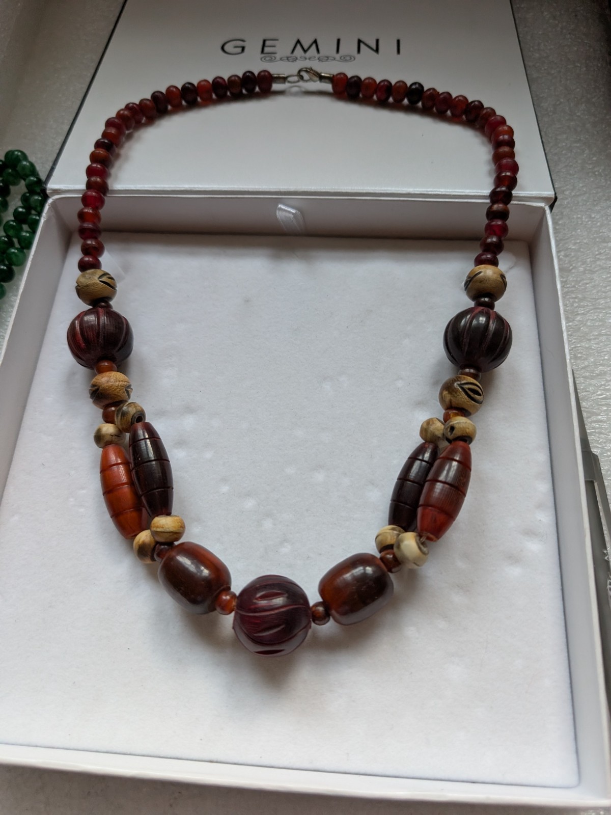 Vintage Red & Brown Faux Wooden Resin Beaded Necklace Engraved 69g & 22″ Long