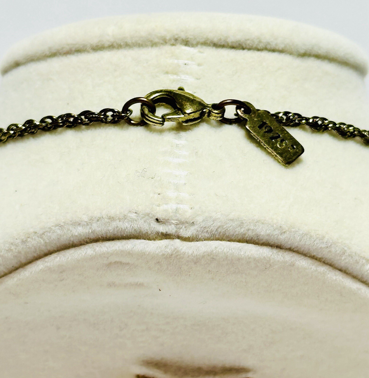 1928 Mother Of Pearl Iridescent Pendant Antique Gold Tone Necklace 17in