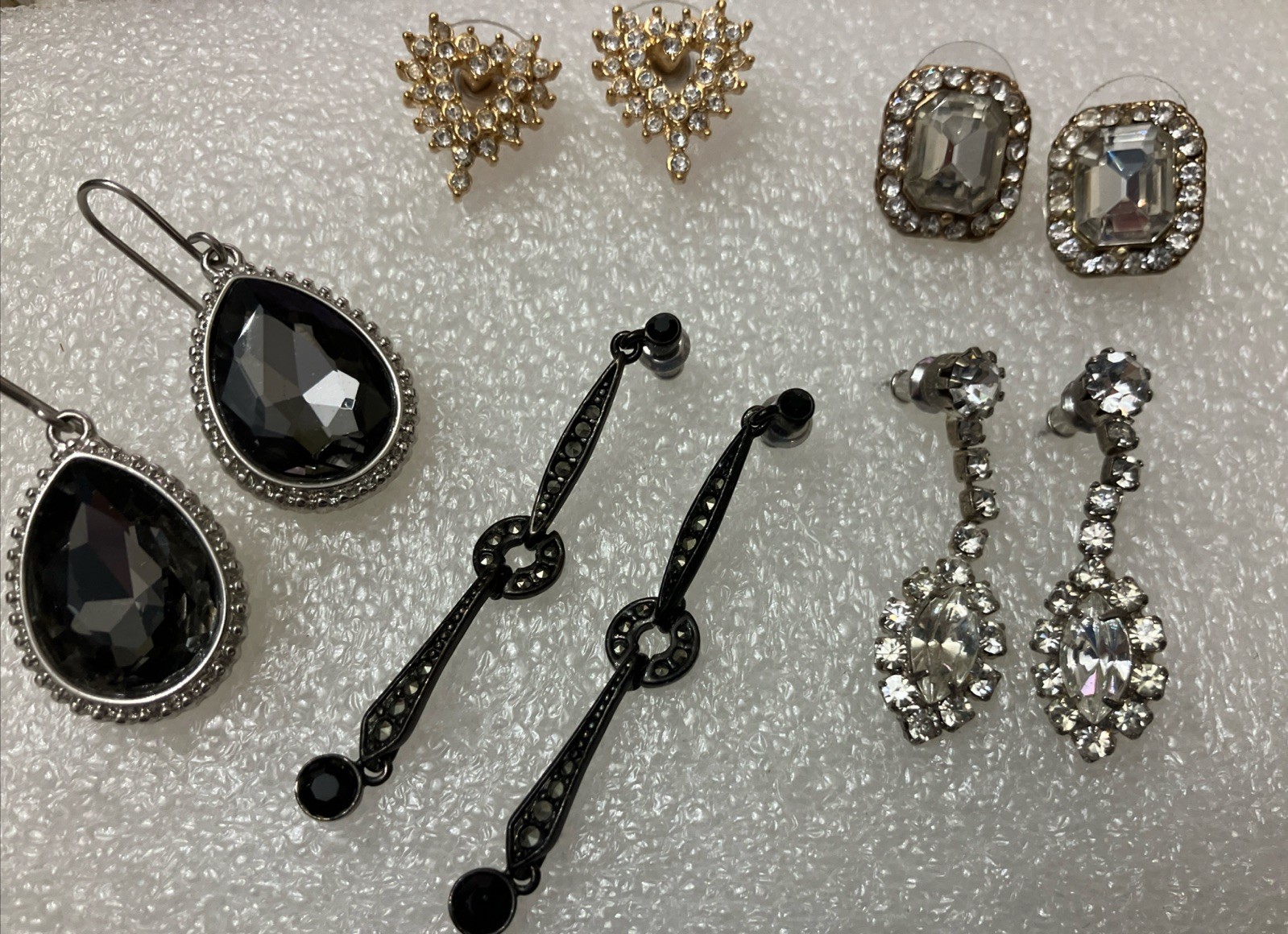 Earring Lot 60 Pr Pierced Mixed Colors Styles Materials