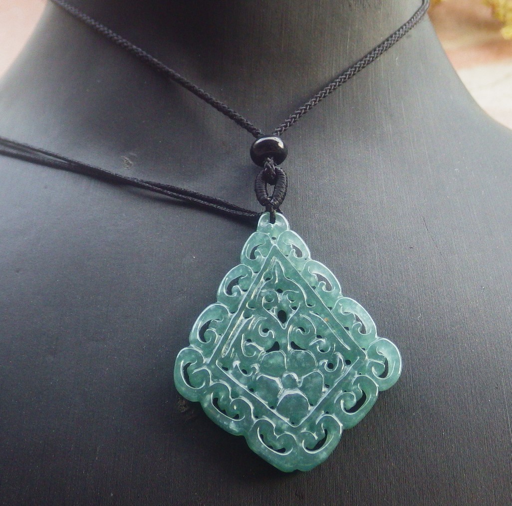 1Pcs Icy Green Natural Grade 100% A Jade jadeite Pendant Flower Necklace 733000