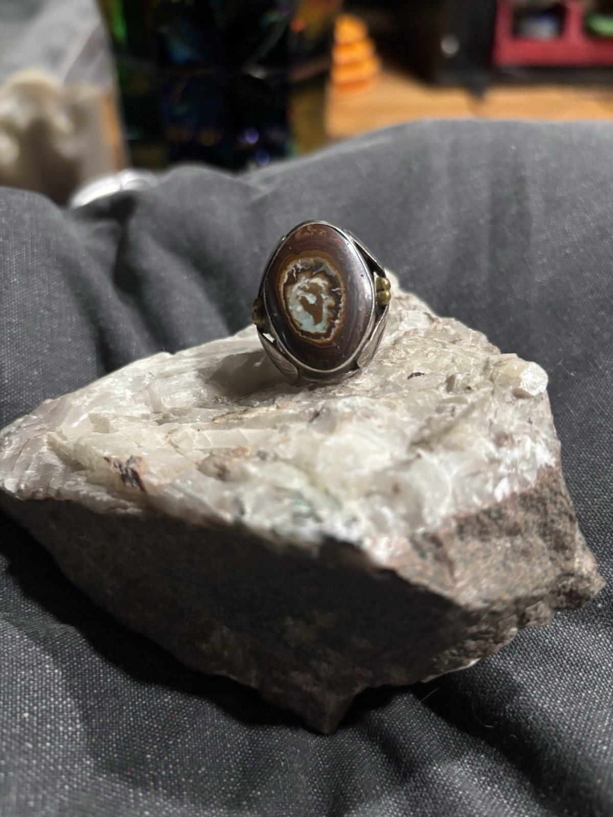Oval Agate Bezel Cocktail Statement Ring 900 Silver Two-Tone Leaf Band Sz 9