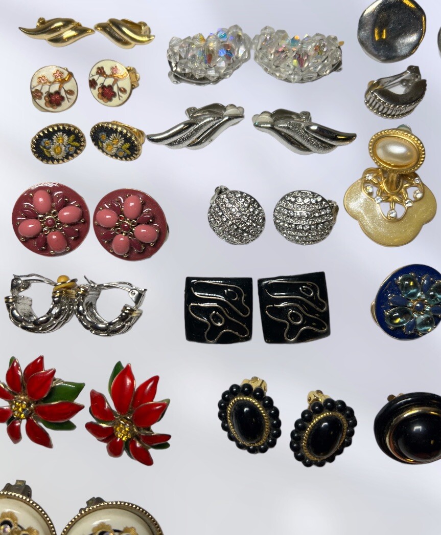 Lot Of 23 Vintage Pairs Clip On Screw Earrings Rhinestone Ceramic Enamel