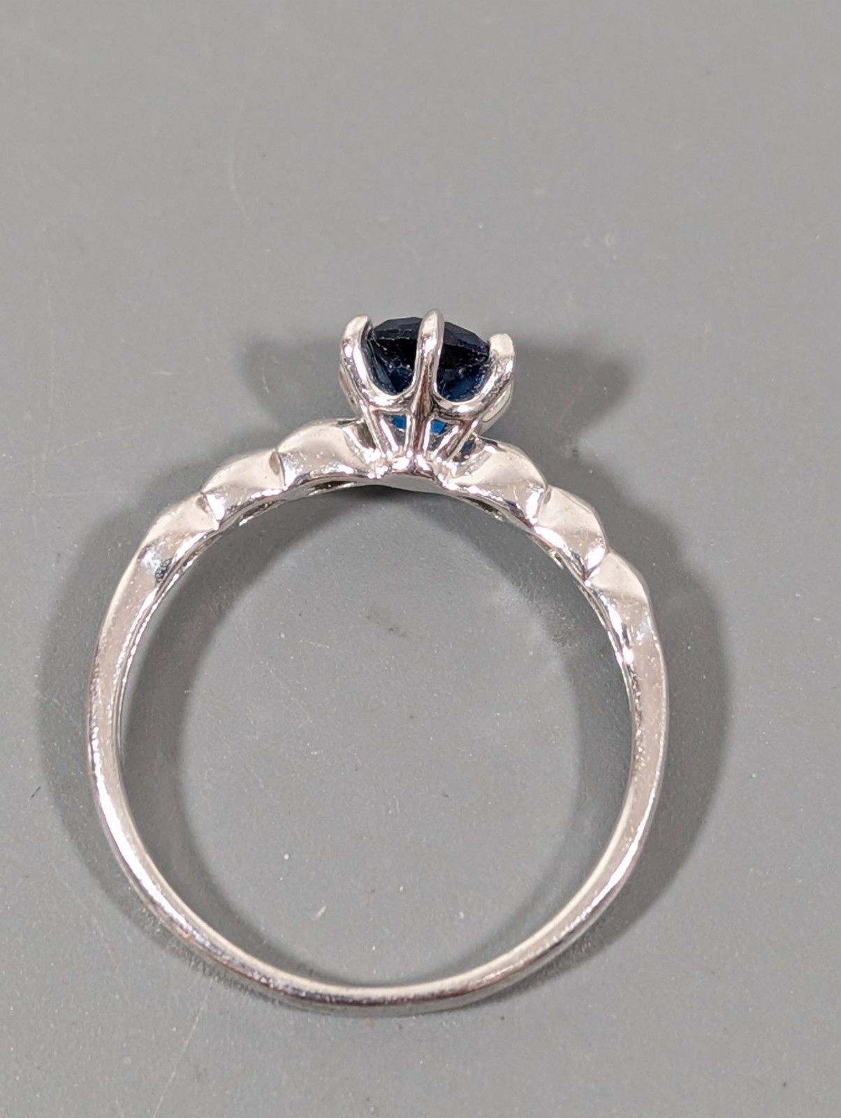 Silver Tone Round Blue CZ Solitaire Cocktail Ring Size 9 Scalloped Band