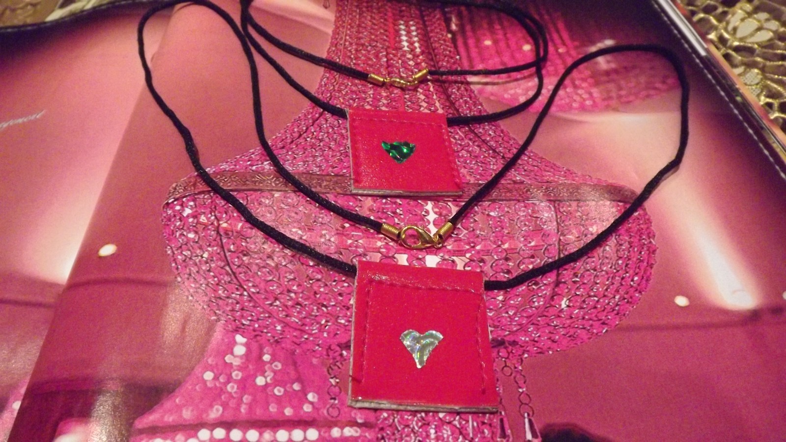 2 x Leather Look Pendant Tweet Locket Self Insert Your Lucky Paper Tweeze it In