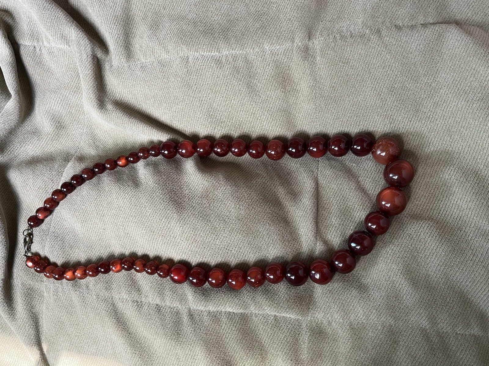 Vintage Graduated Red Resin Bead Necklace Faux Goldstone Flakes Retro Boho