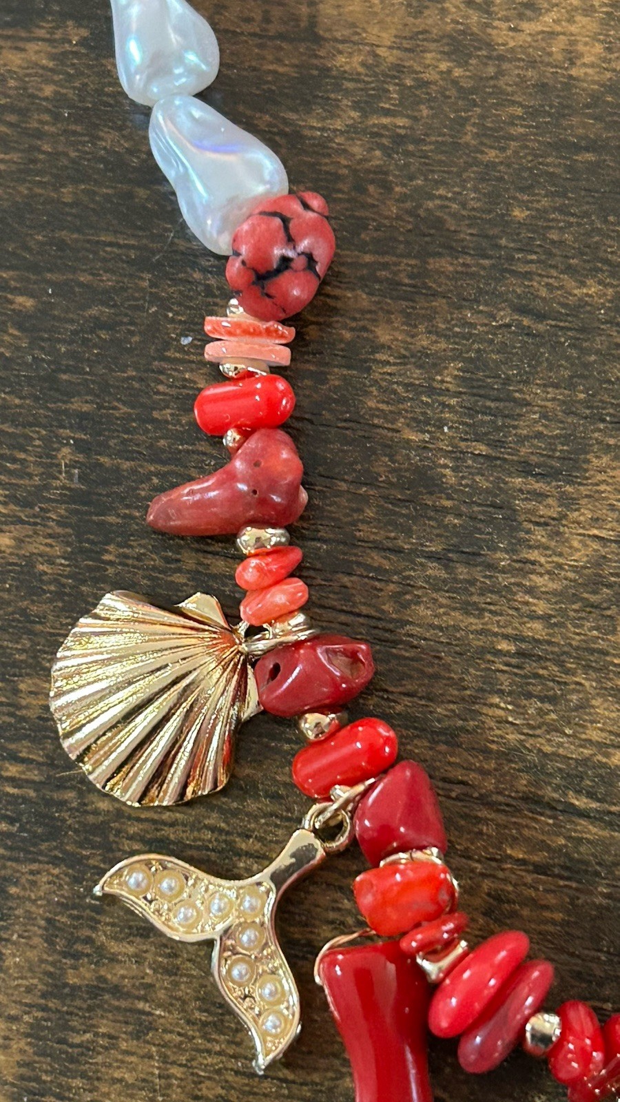 Stunning Gold Plated Red Enamel Faux Pearl Beach Sealife Necklace Ceramic Shell